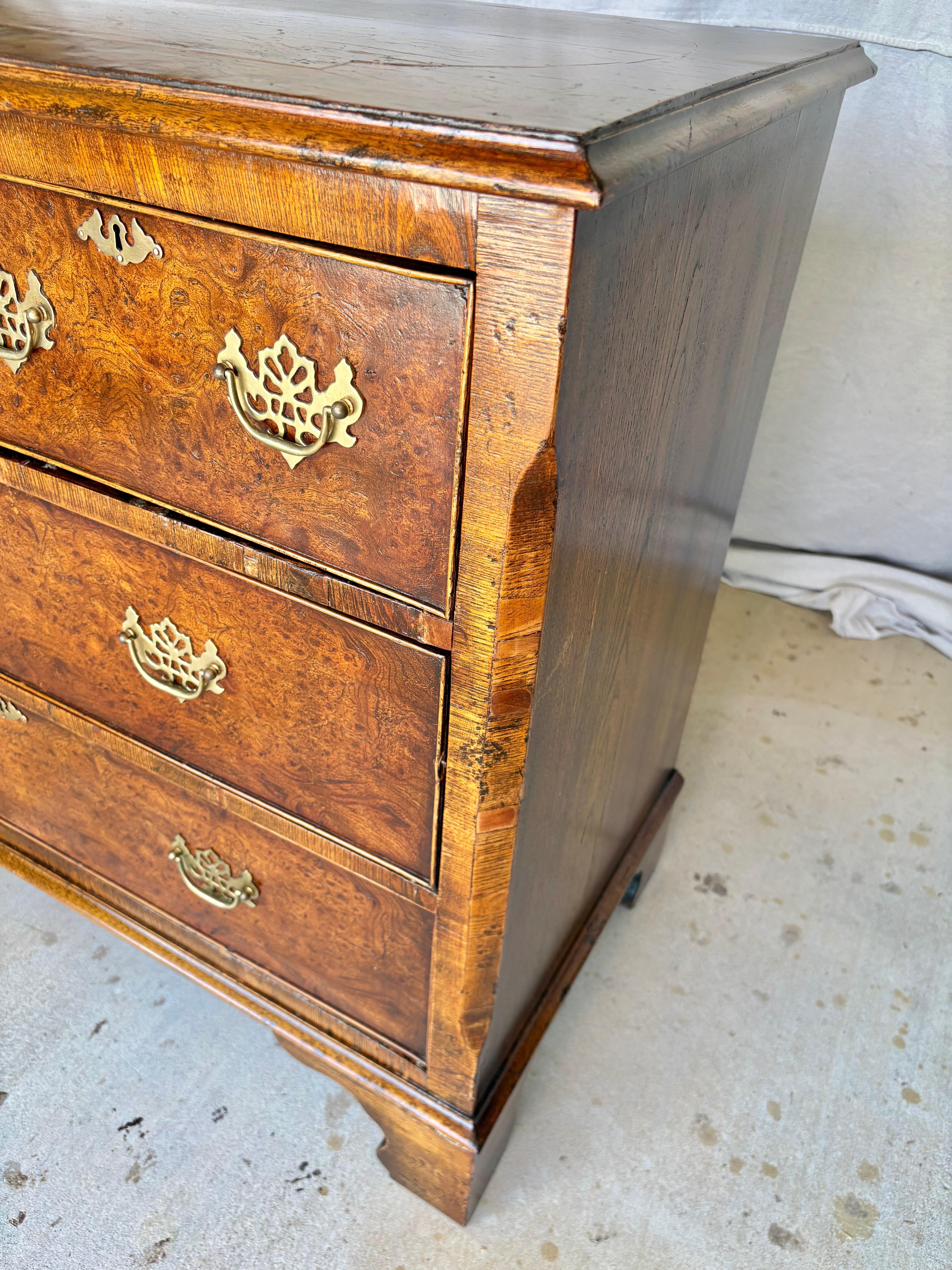 Late 19th Century English George II Style Burl Walnut Chest of Drawers For Sale 6