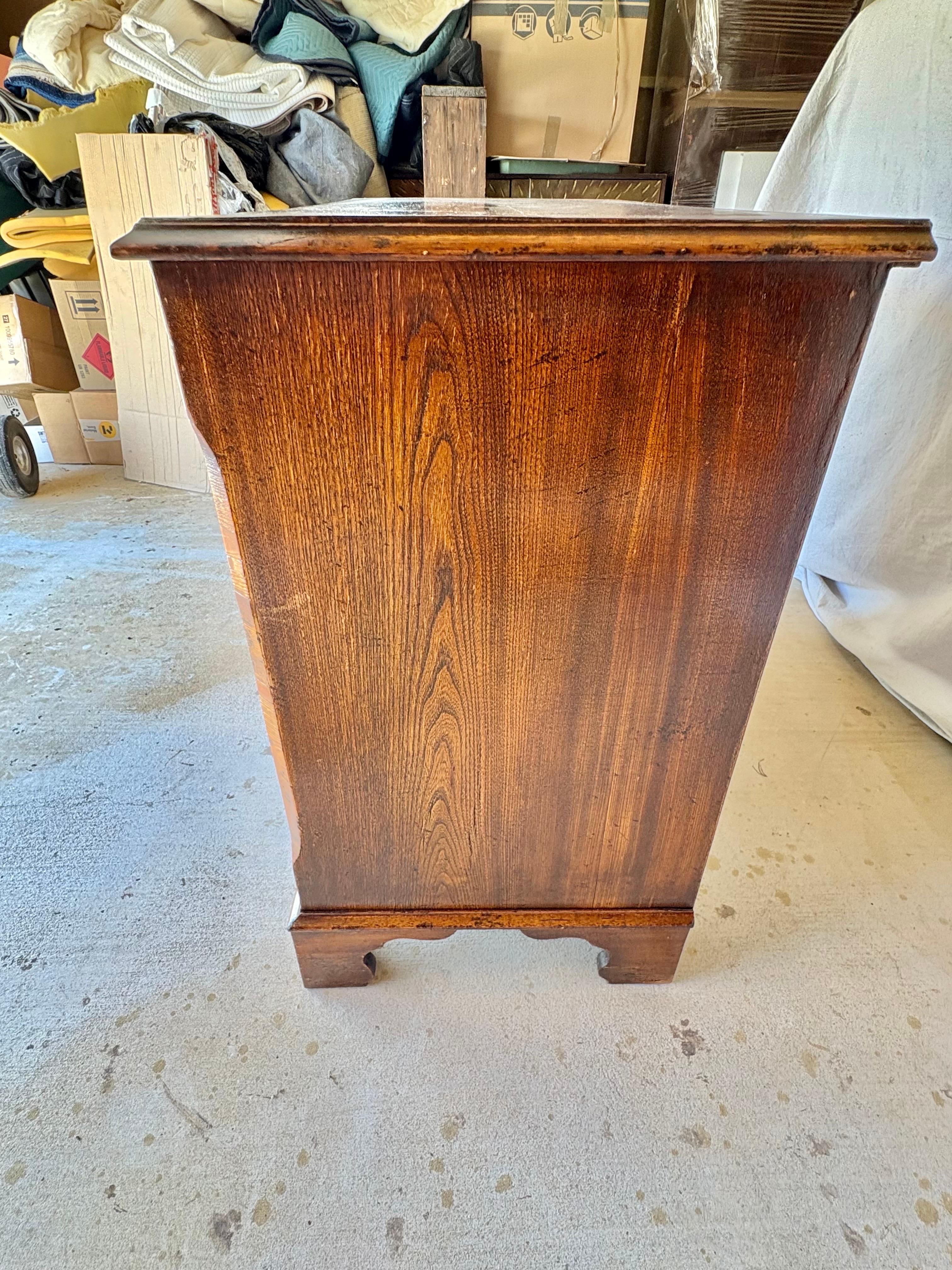 Late 19th Century English George II Style Burl Walnut Chest of Drawers For Sale 12