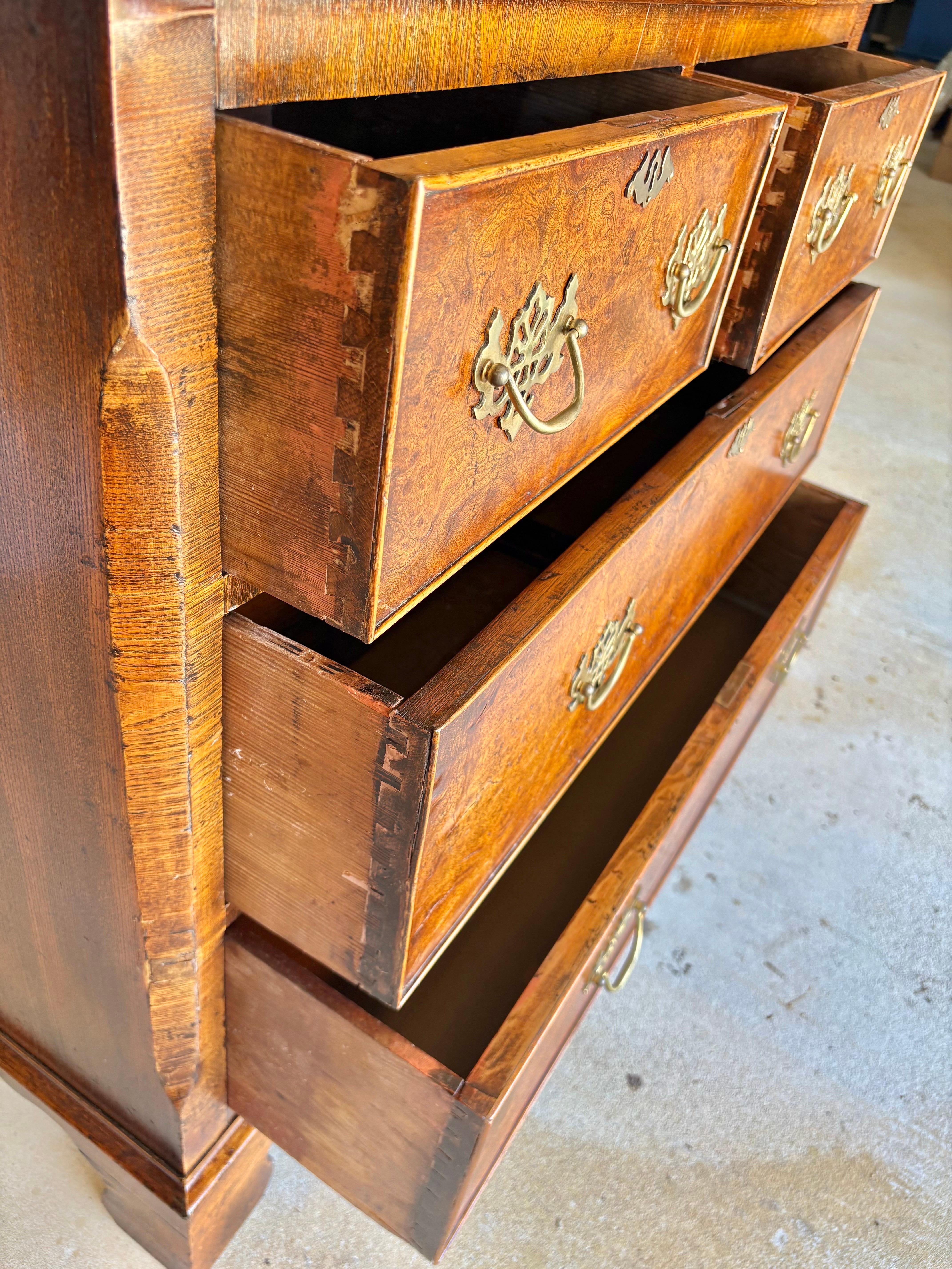 Late 19th Century English George II Style Burl Walnut Chest of Drawers For Sale 11