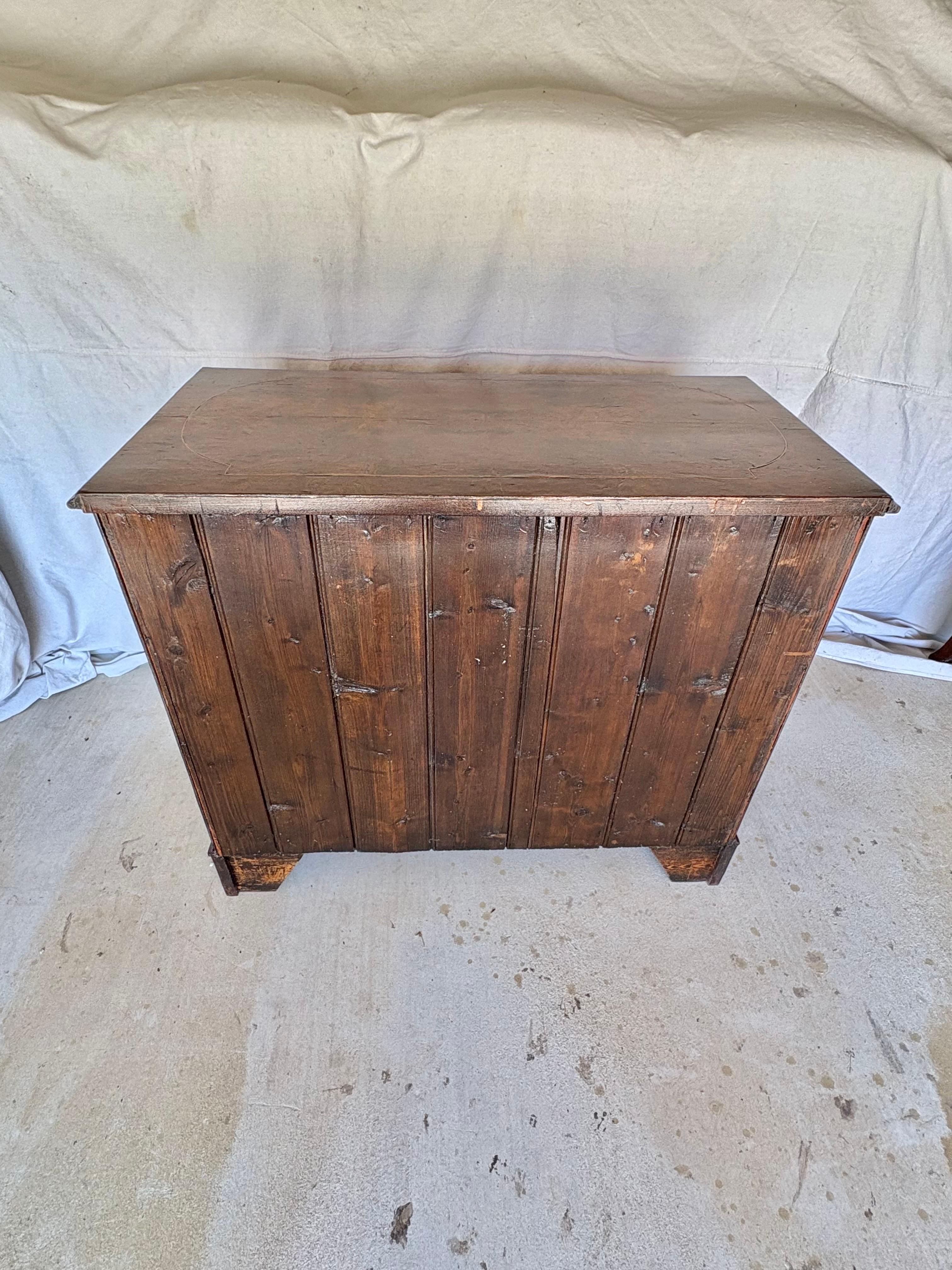 Late 19th Century English George II Style Burl Walnut Chest of Drawers For Sale 13