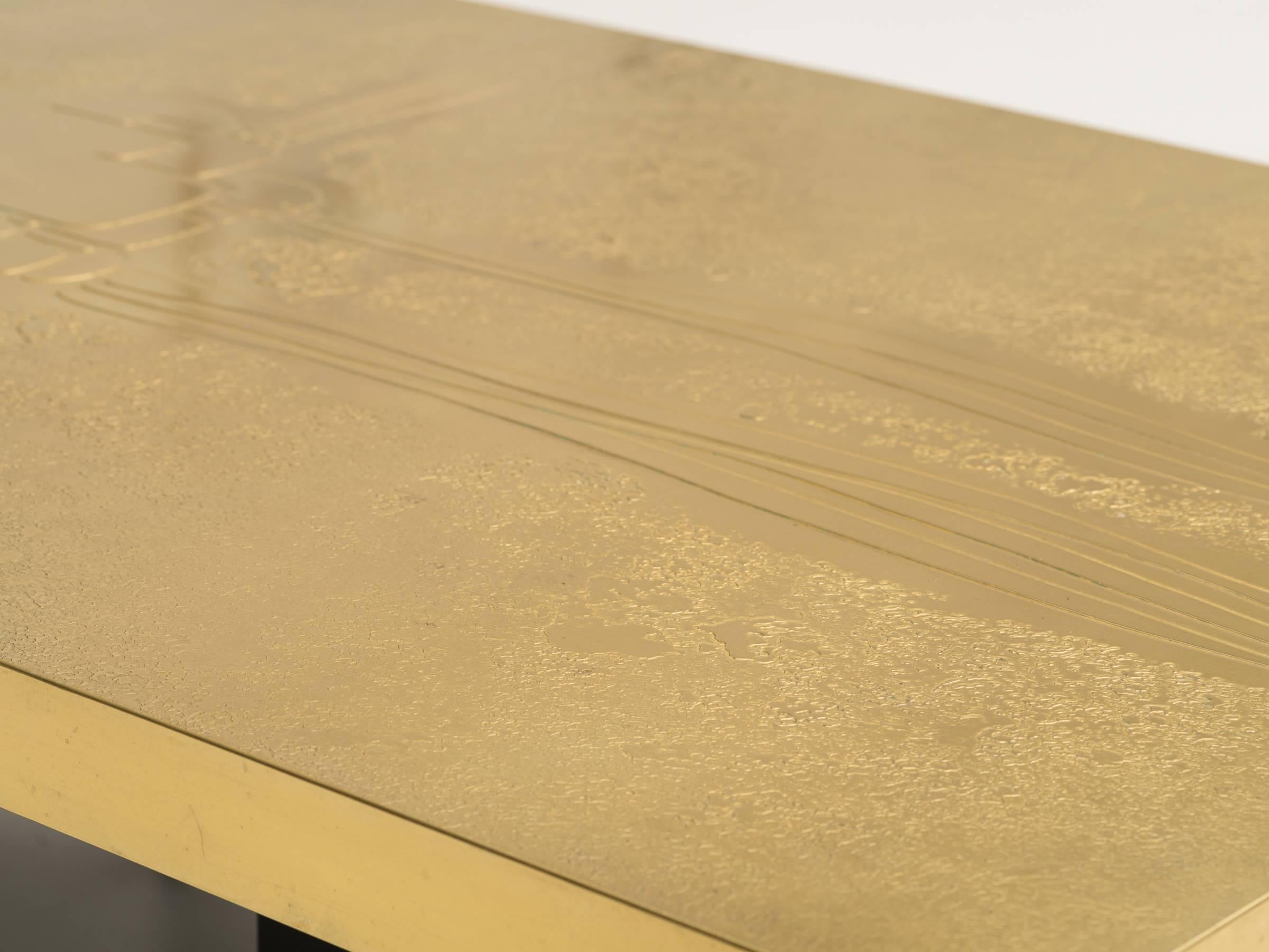 Beautiful Acid Etched Brass Belgian Coffee Table In Excellent Condition For Sale In Montreal, QC