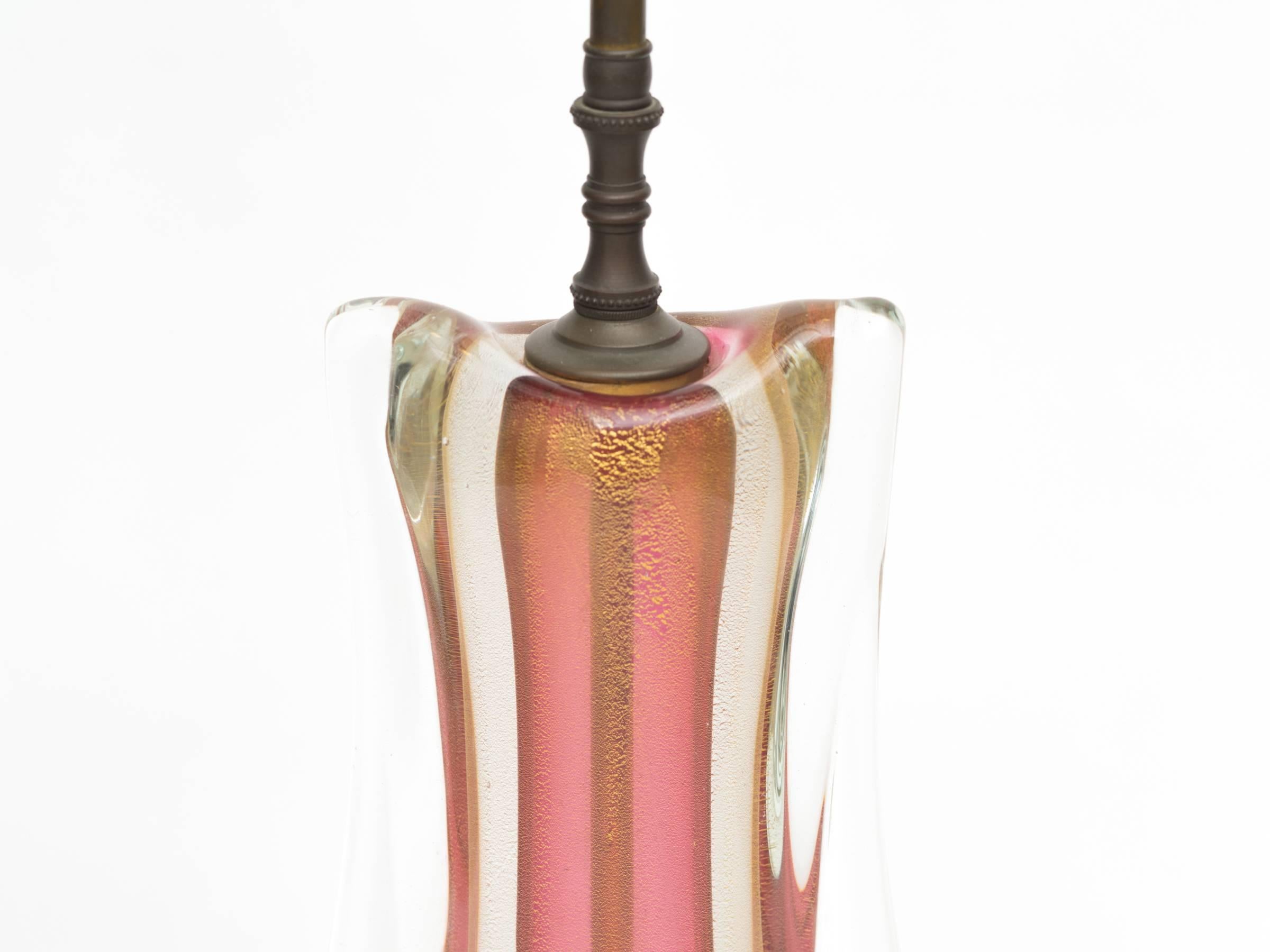 Grande paire de grandes lampes italiennes vintage en verre Sommerso de Murano en vente 1