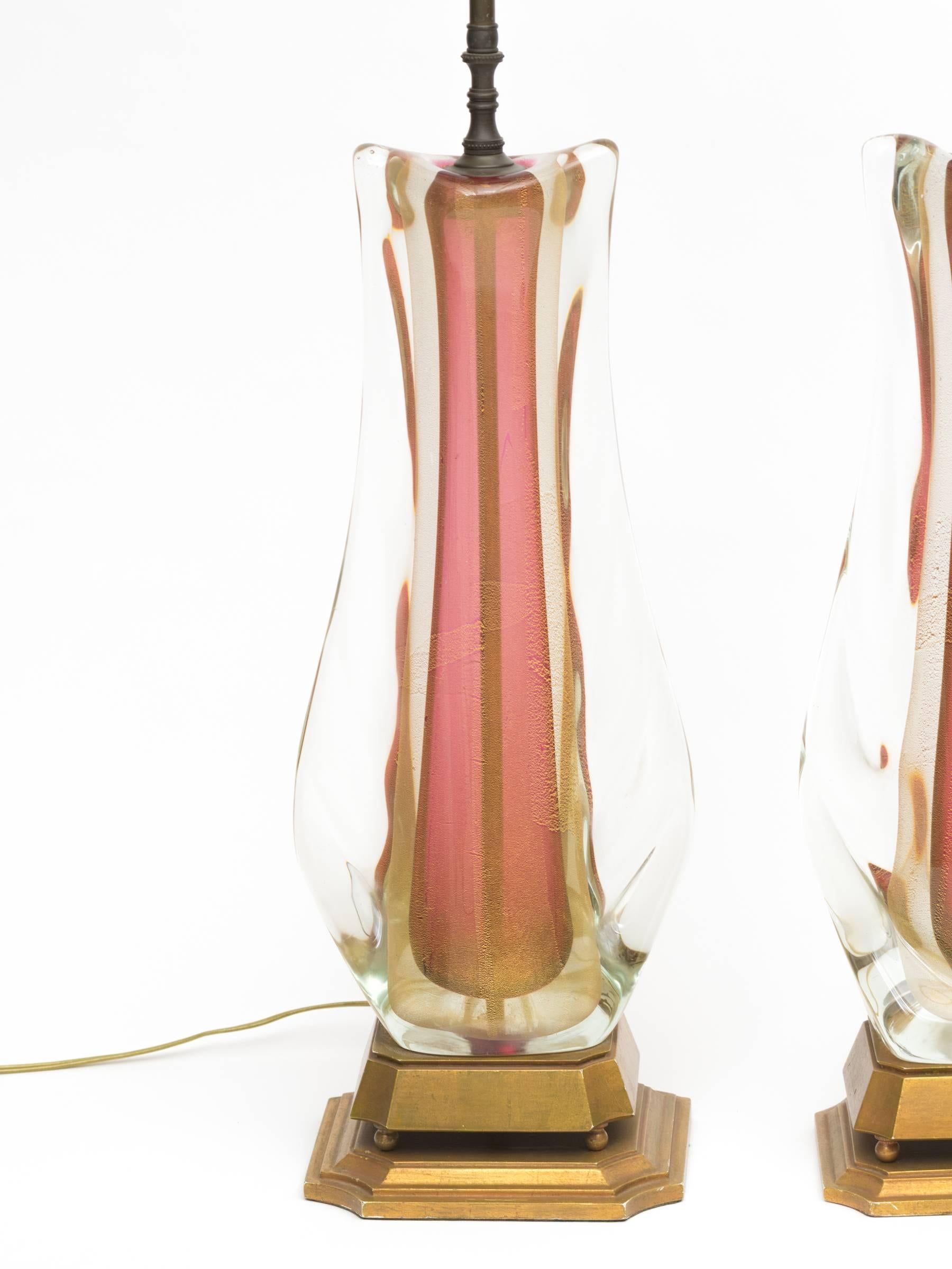 Grande paire de grandes lampes italiennes vintage en verre Sommerso de Murano en vente 2