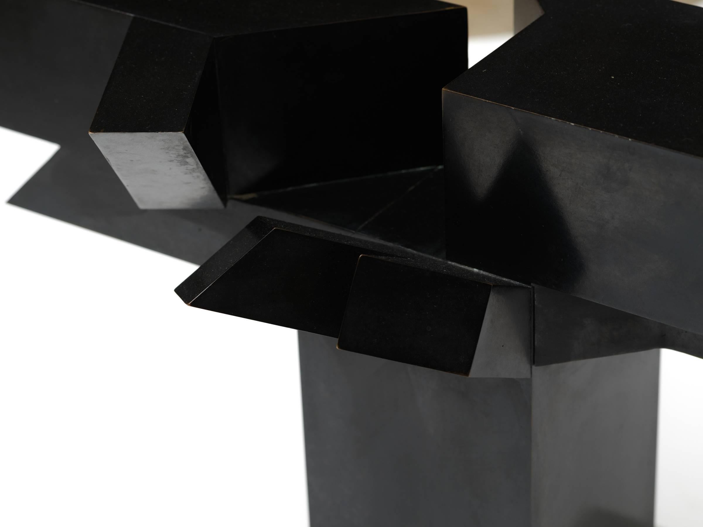 Grafik-Abstrakte geometrische Bronzeskulptur im Angebot 2