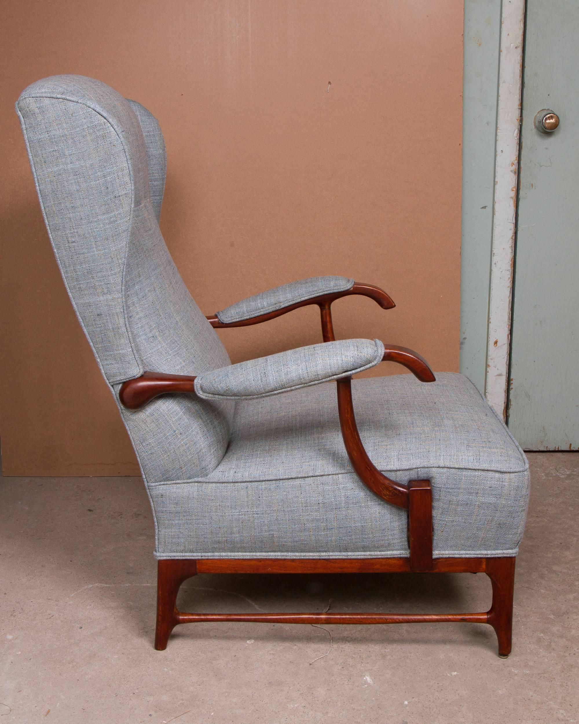 Pair of Midcentury Wingback Armchairs by Paolo Buffa In Good Condition In Montreal, QC