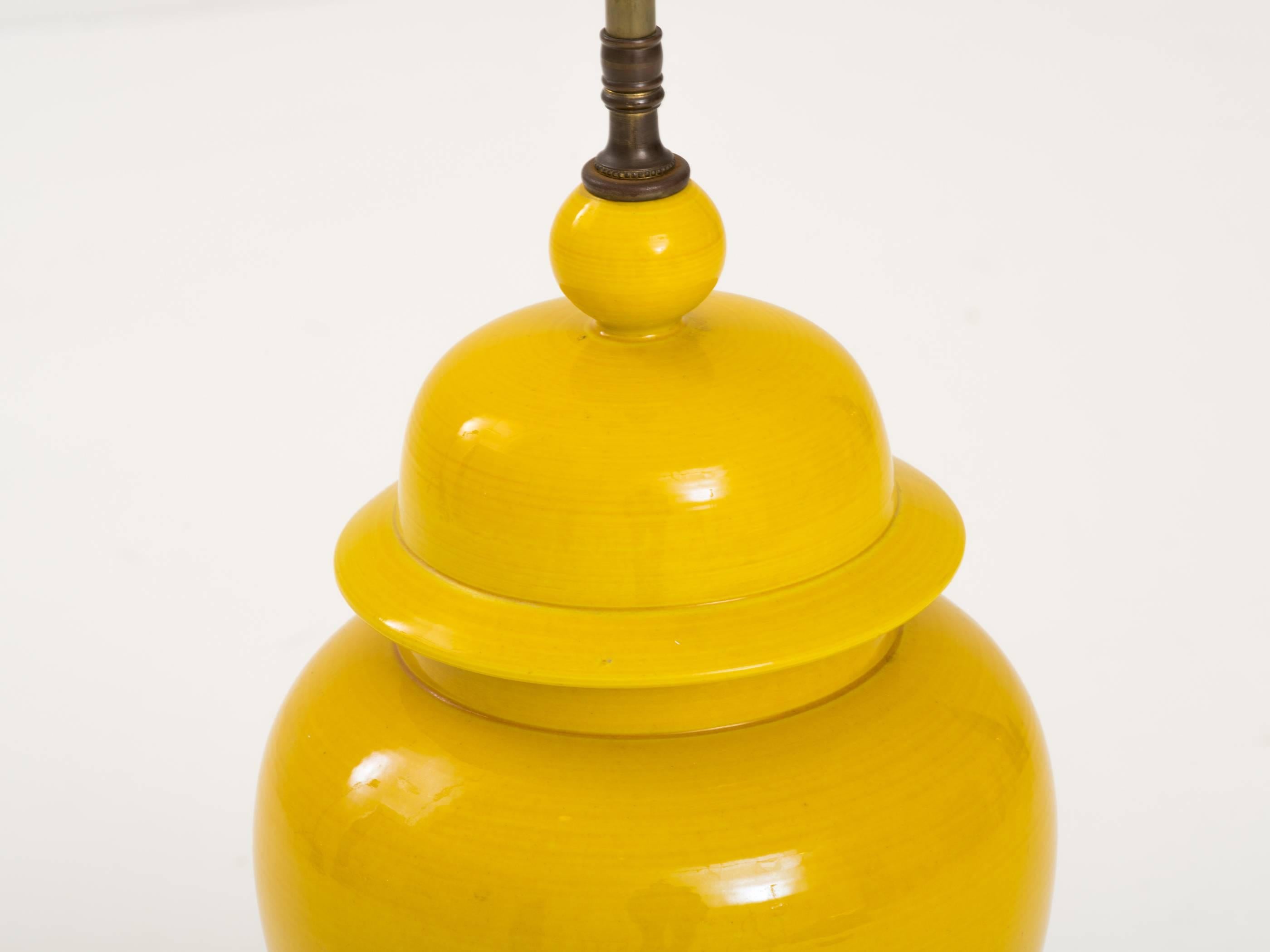 American Vibrant Asian Style Yellow Ceramic Table Lamp For Sale