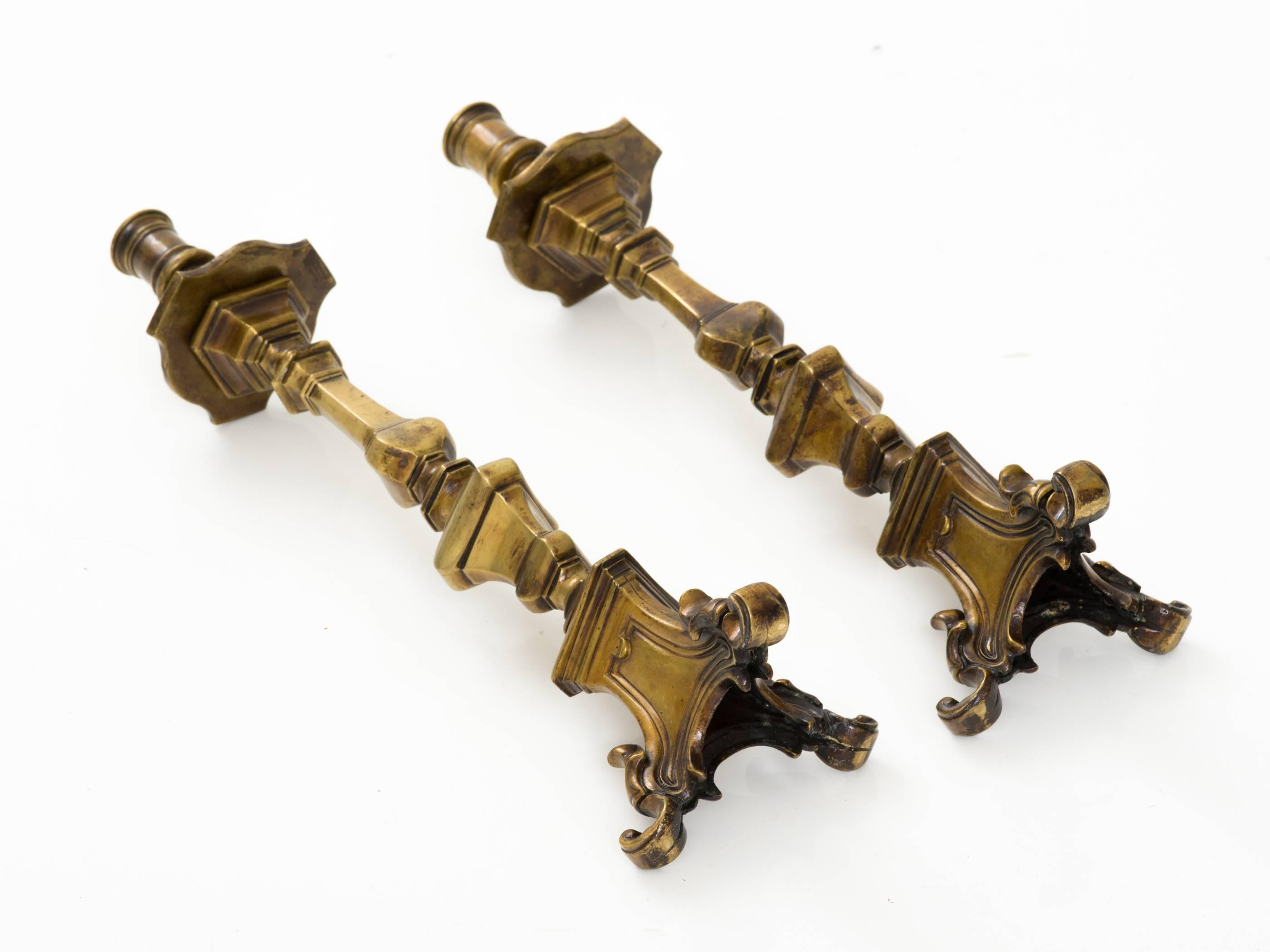 Pair of 18th Century Spanish Bronze Candlesticks In Excellent Condition For Sale In Montreal, QC
