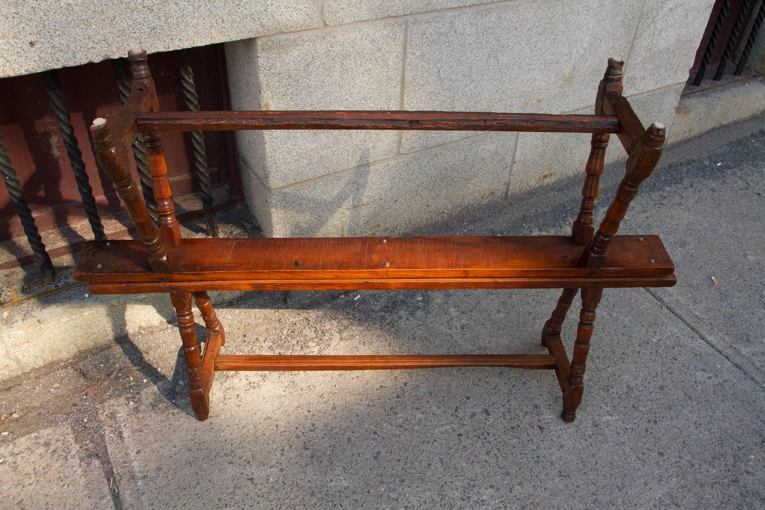 Paire de fauteuils longs en bois de hêtre français de la fin du XVIIe siècle  Bancs en vente 1