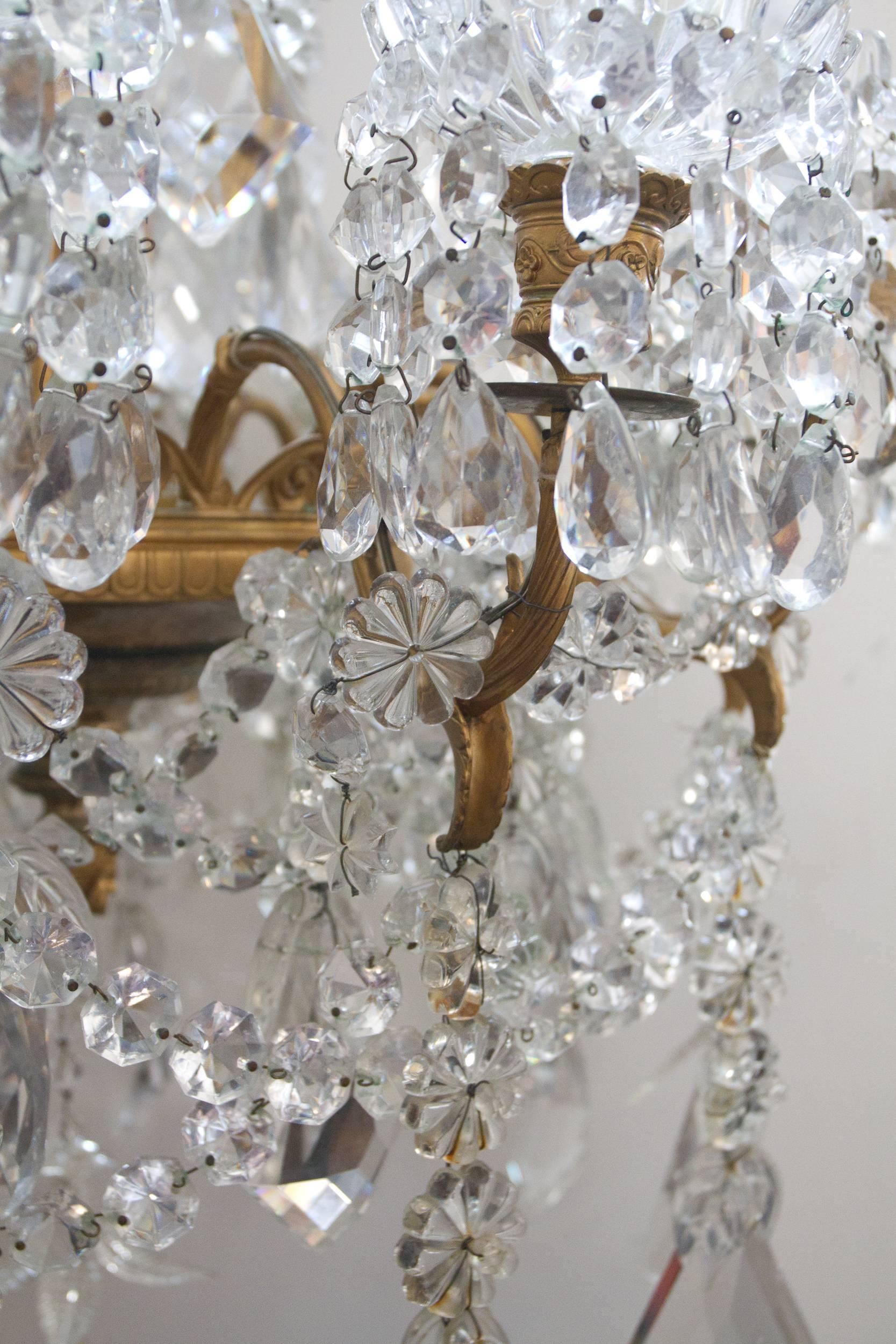 Francese Lampadario di cristallo in stile neoclassico di Baccarat e Barbedienne in vendita