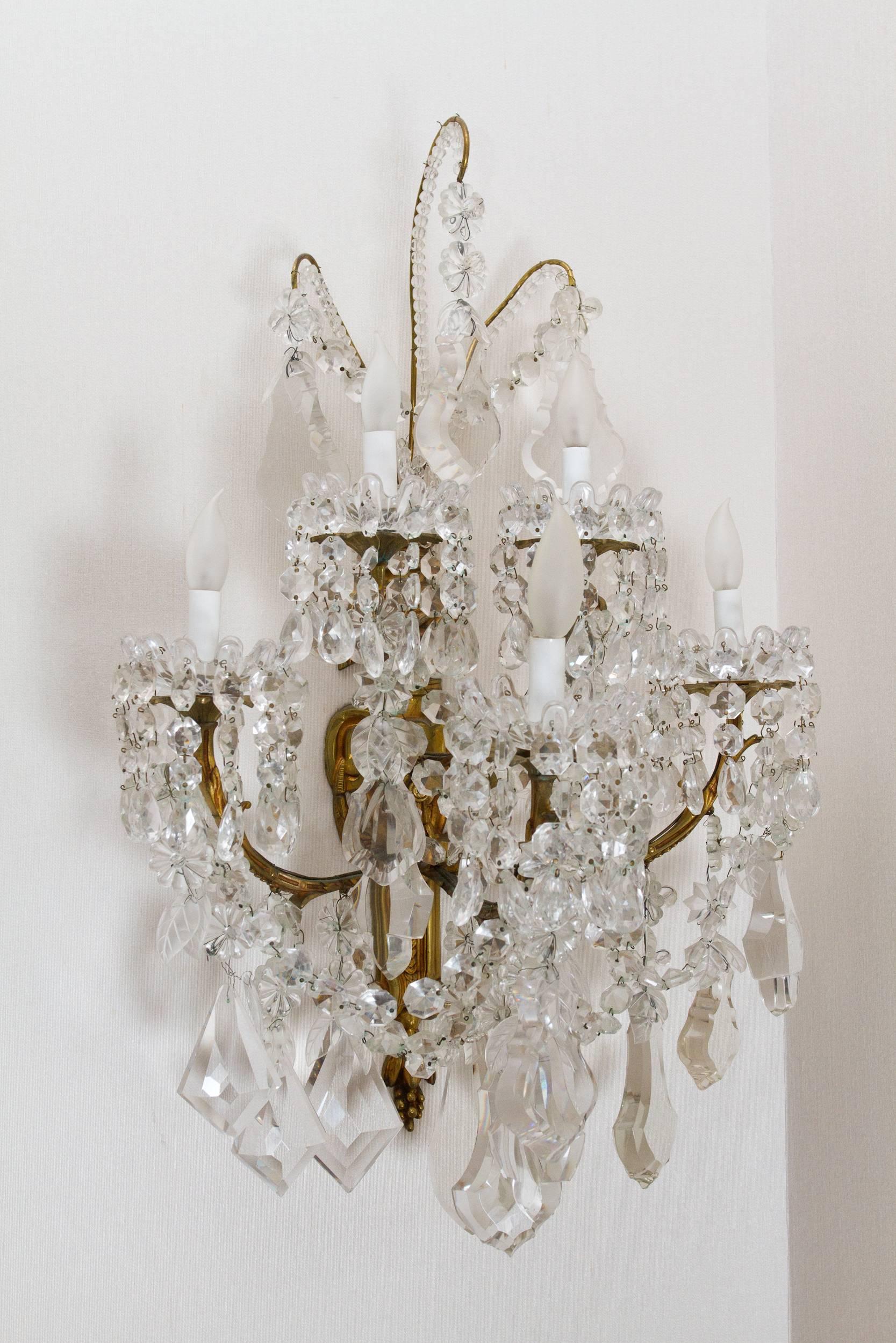 Stunning Pair of Neoclassical Sconces by Baccarat In Excellent Condition For Sale In Montreal, QC
