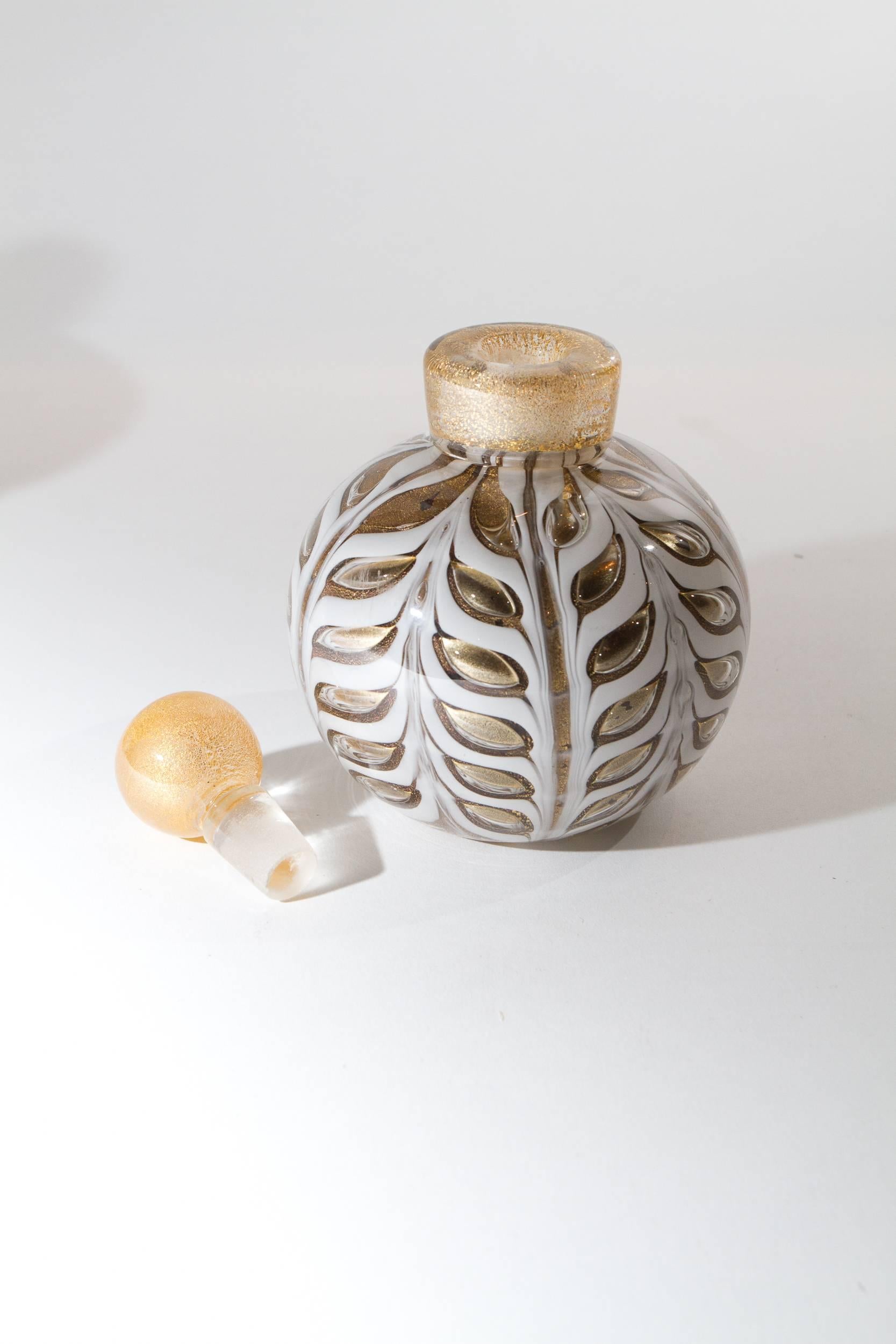 Perfume Bottle and Covered Bowl by Barovier & Toso In Excellent Condition In Montreal, QC