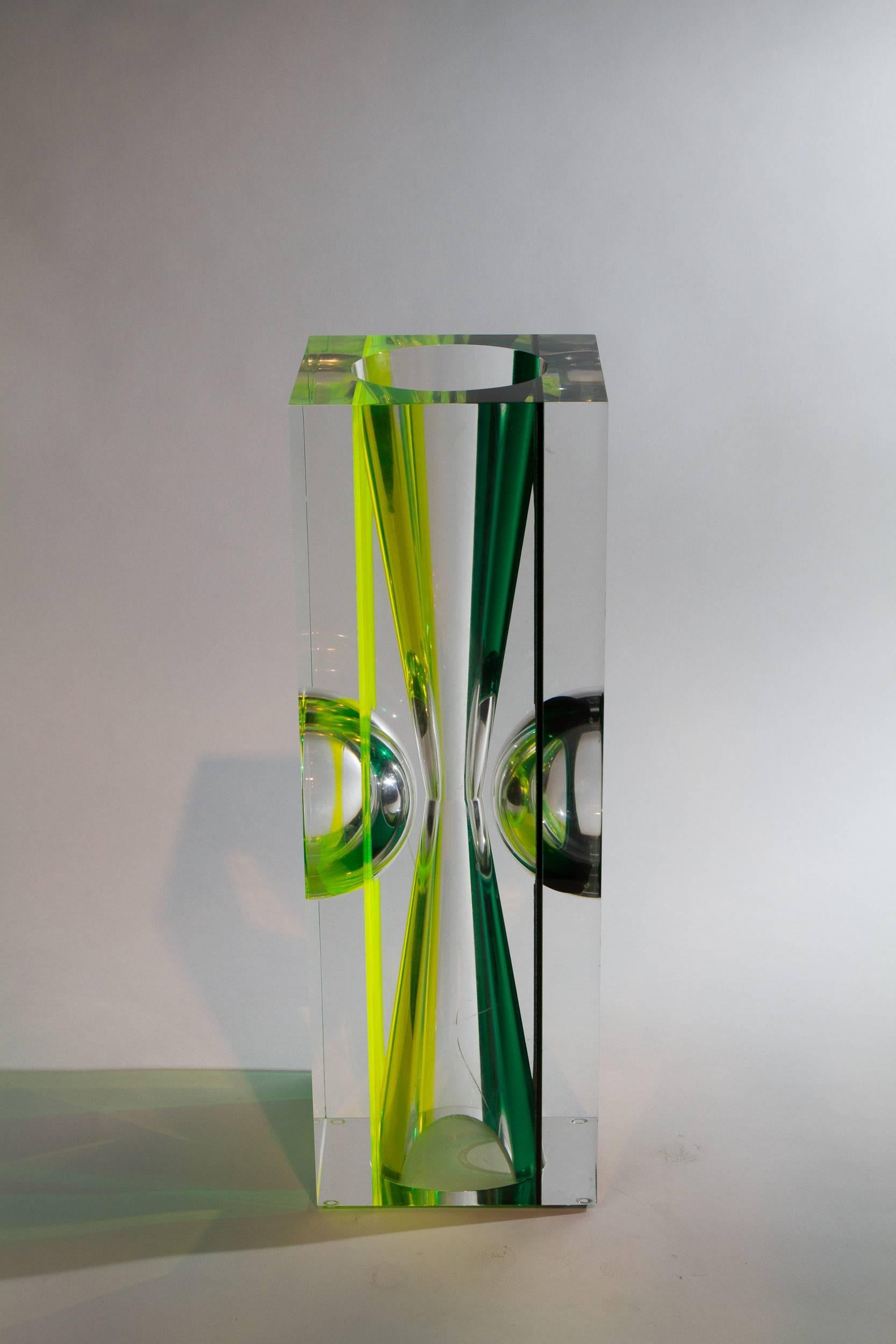 Late 20th Century Green and Fluorescent Lucite Sculpture Par Roz Stroll