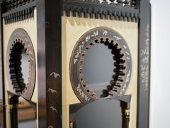 Schrank von Carlo Bugatti, seltener und seltener