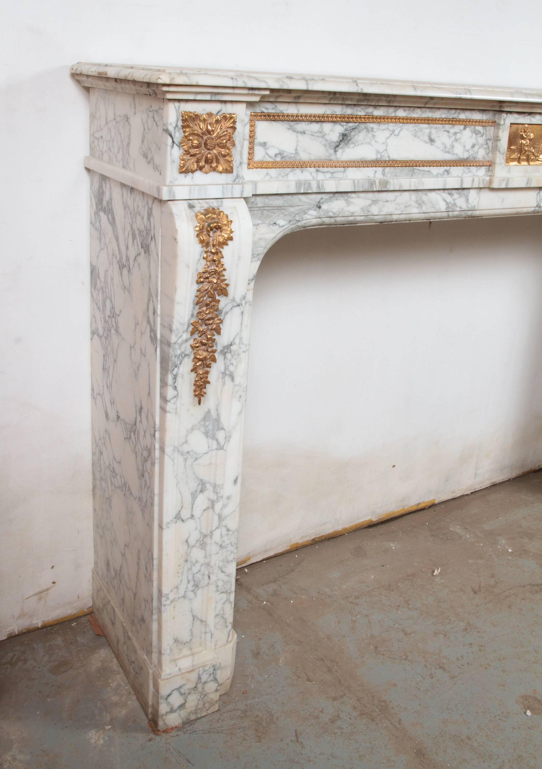 Mid-19th Century Fine Louis XVI style Arabescato Marble Mantel For Sale