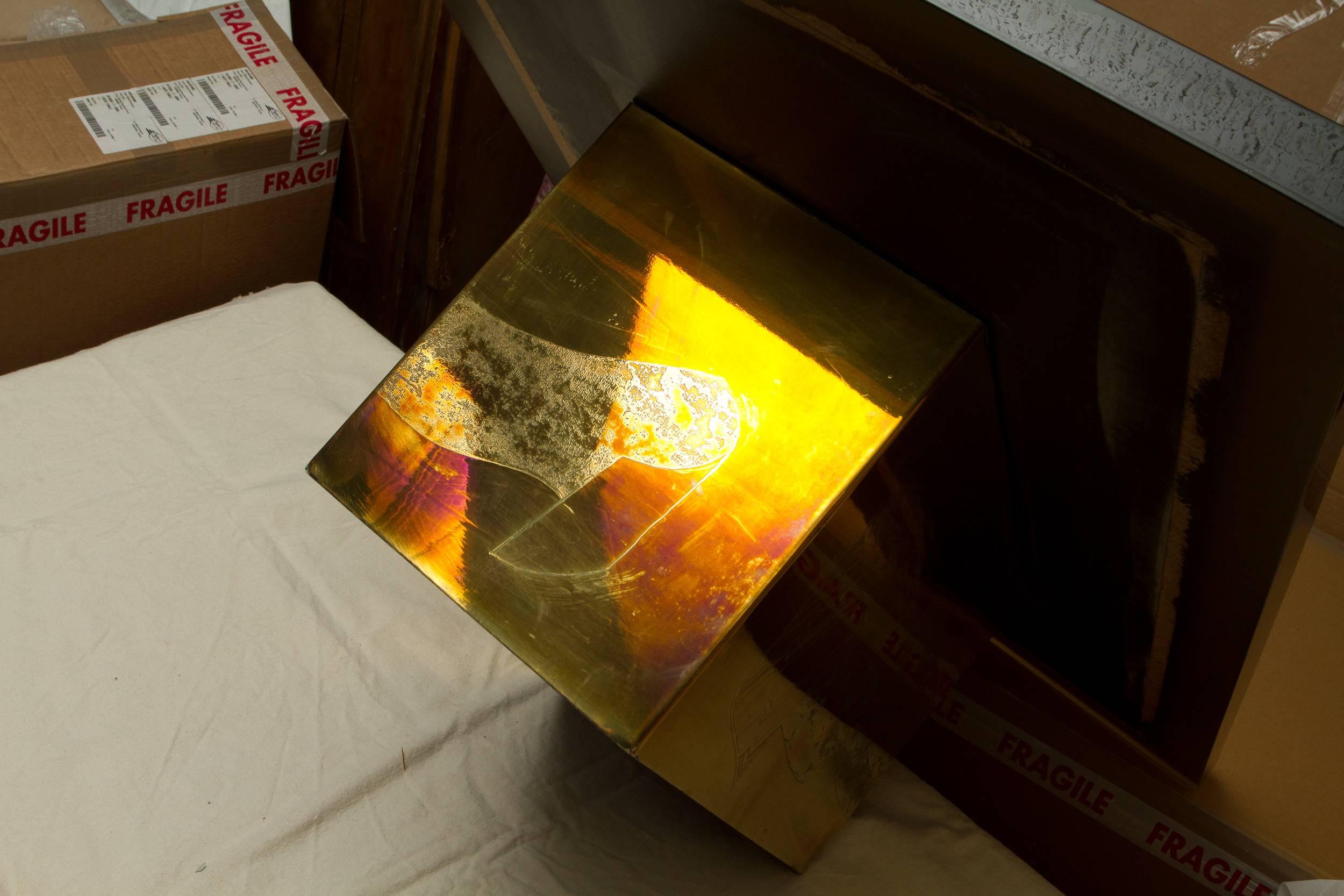 Belge Superbe table basse en laiton buriné à l'acide « Abstraction » d'Armand Jonckers en vente
