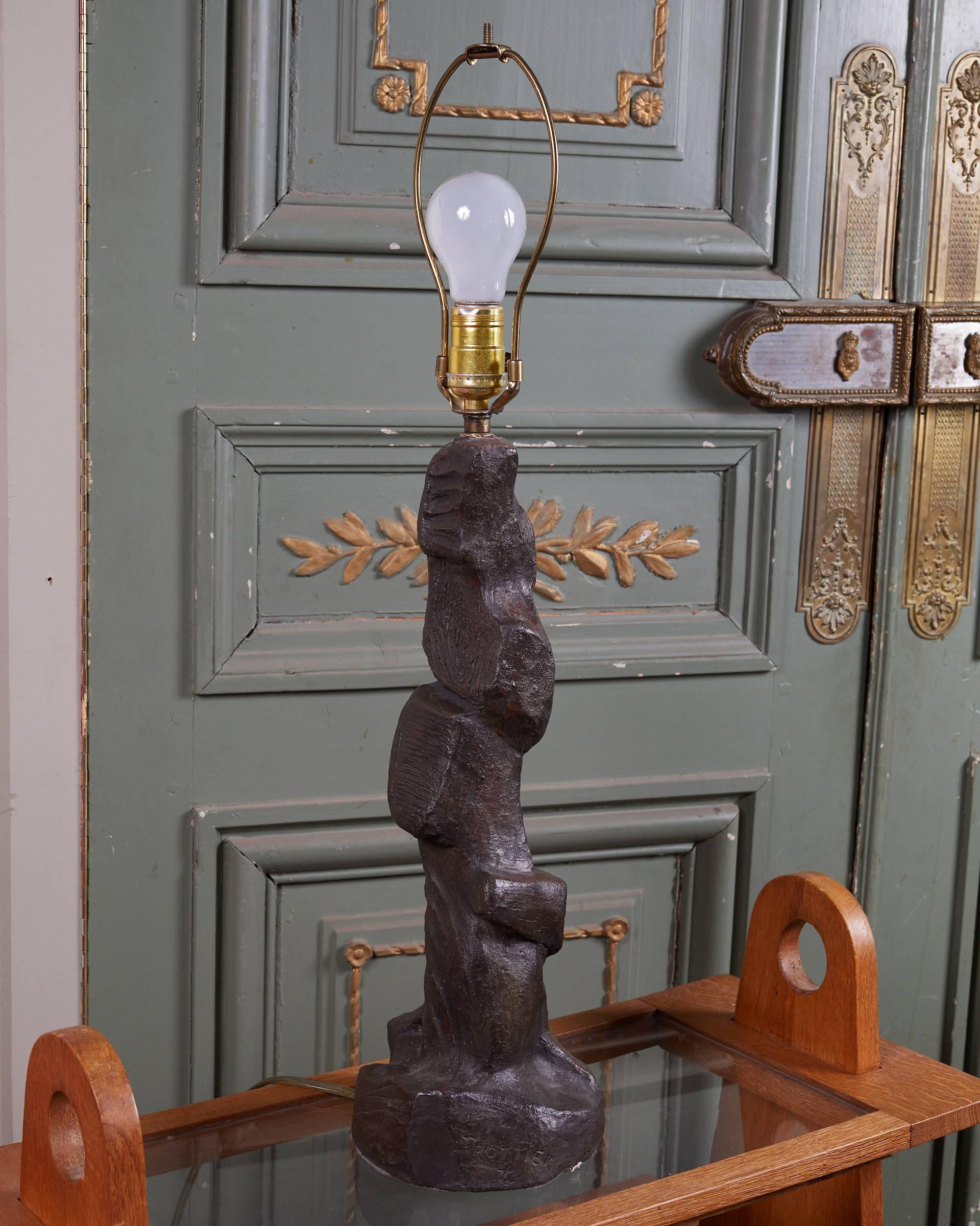 Lampe de table en céramique de style brutaliste par Jeanine Trottier en vente 1