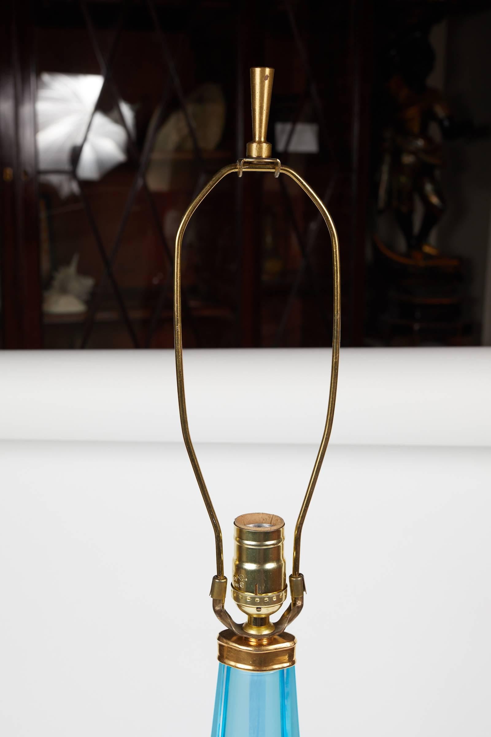 Elegant Italian Murano Blue Sommerso Glass Lamp By Flavio Poli In Excellent Condition For Sale In Montreal, QC