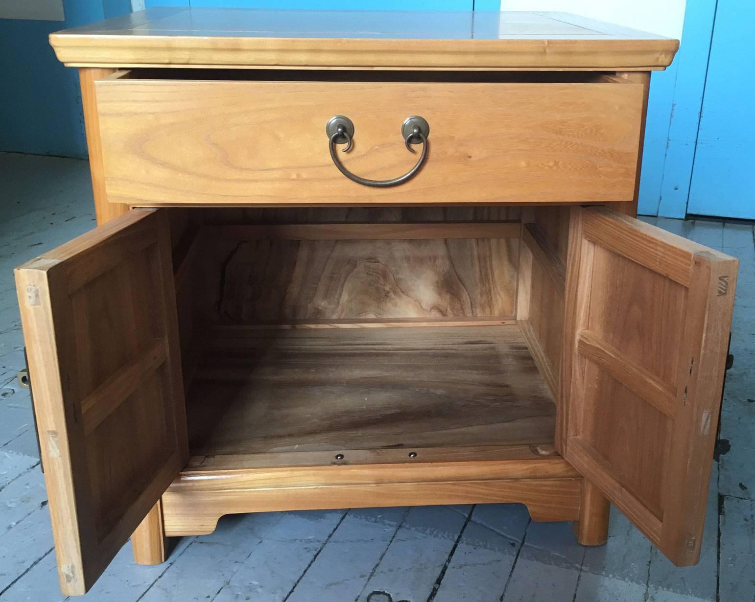 Pair of Chinese Elmwood Two-Door Nightstand Commodes In Excellent Condition In Montreal, QC