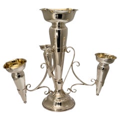 Epergne anglaise de style édouardien en argent marquée Hall