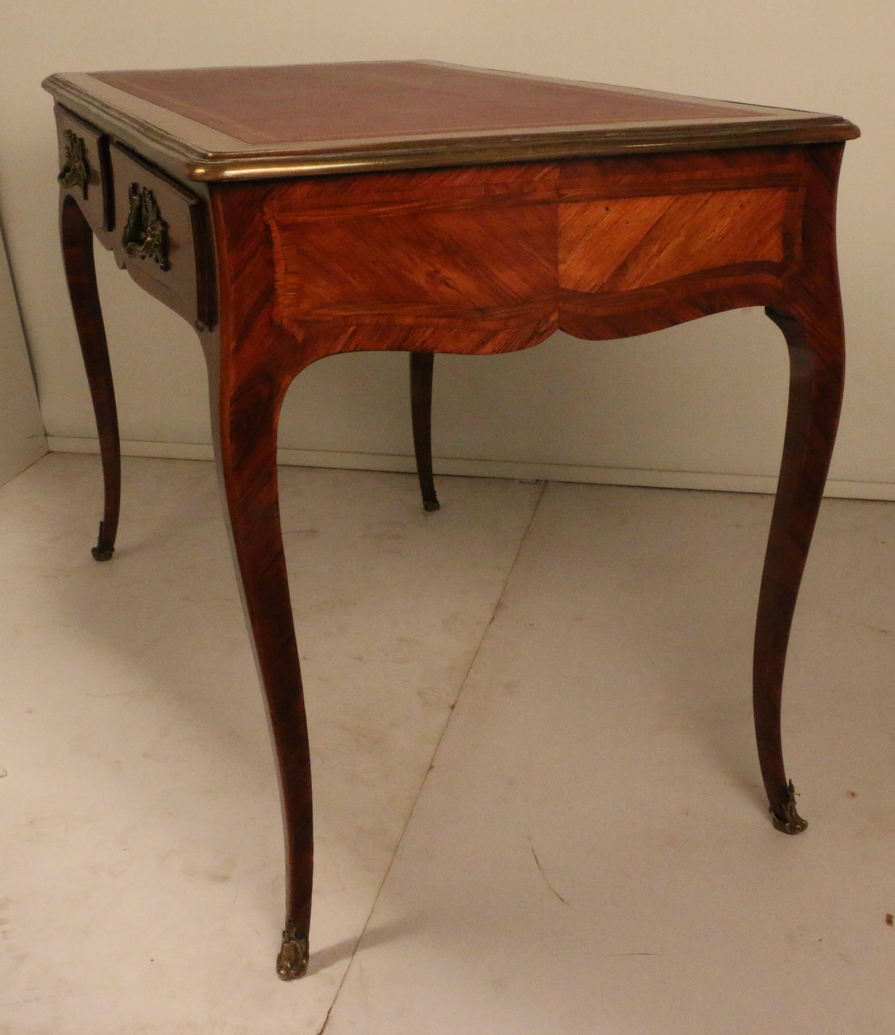Louis XV Period Bureau Plat  In Good Condition In Montreal, QC