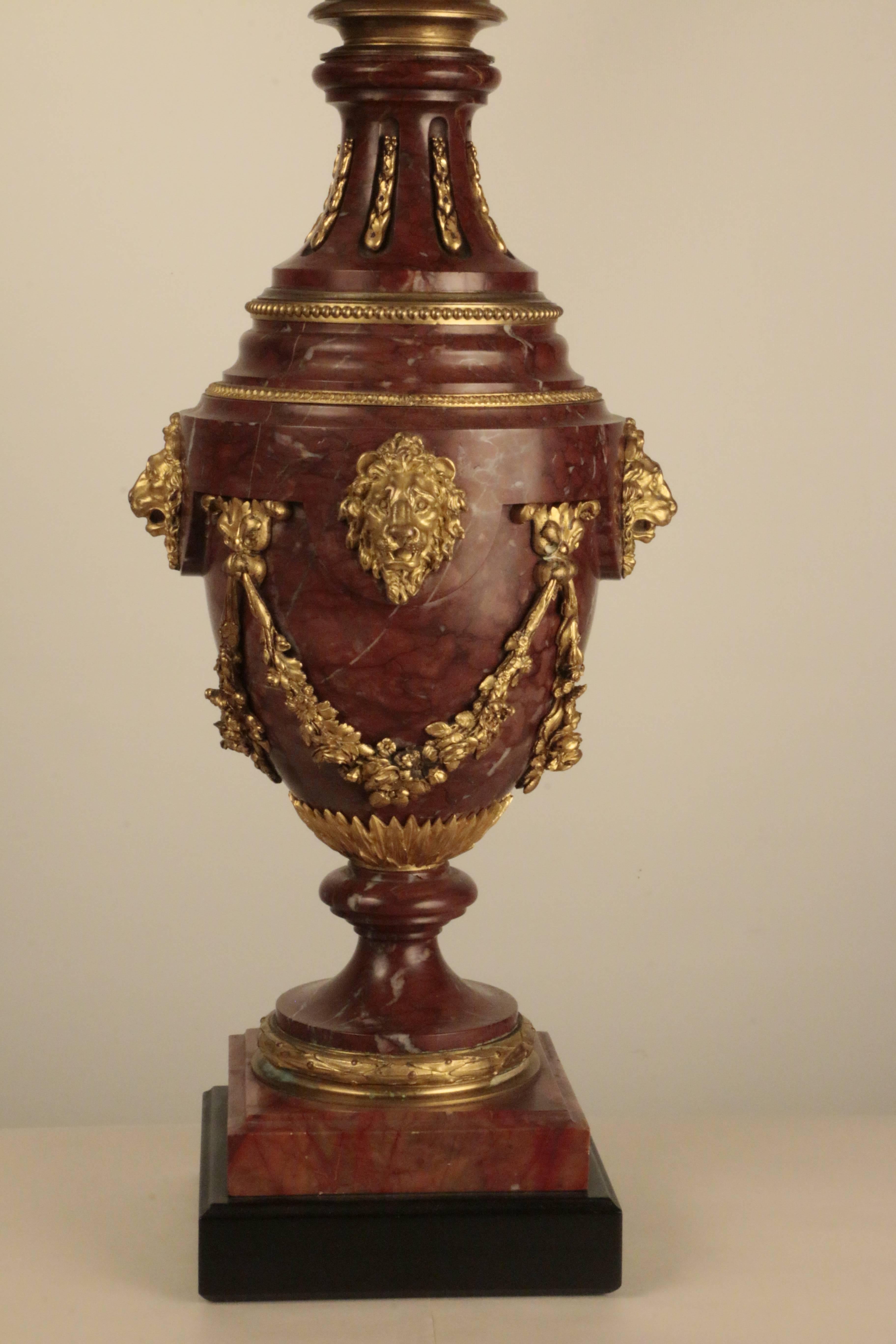 French Pair of Rouge Marble and Gilt Bronze Lamps For Sale