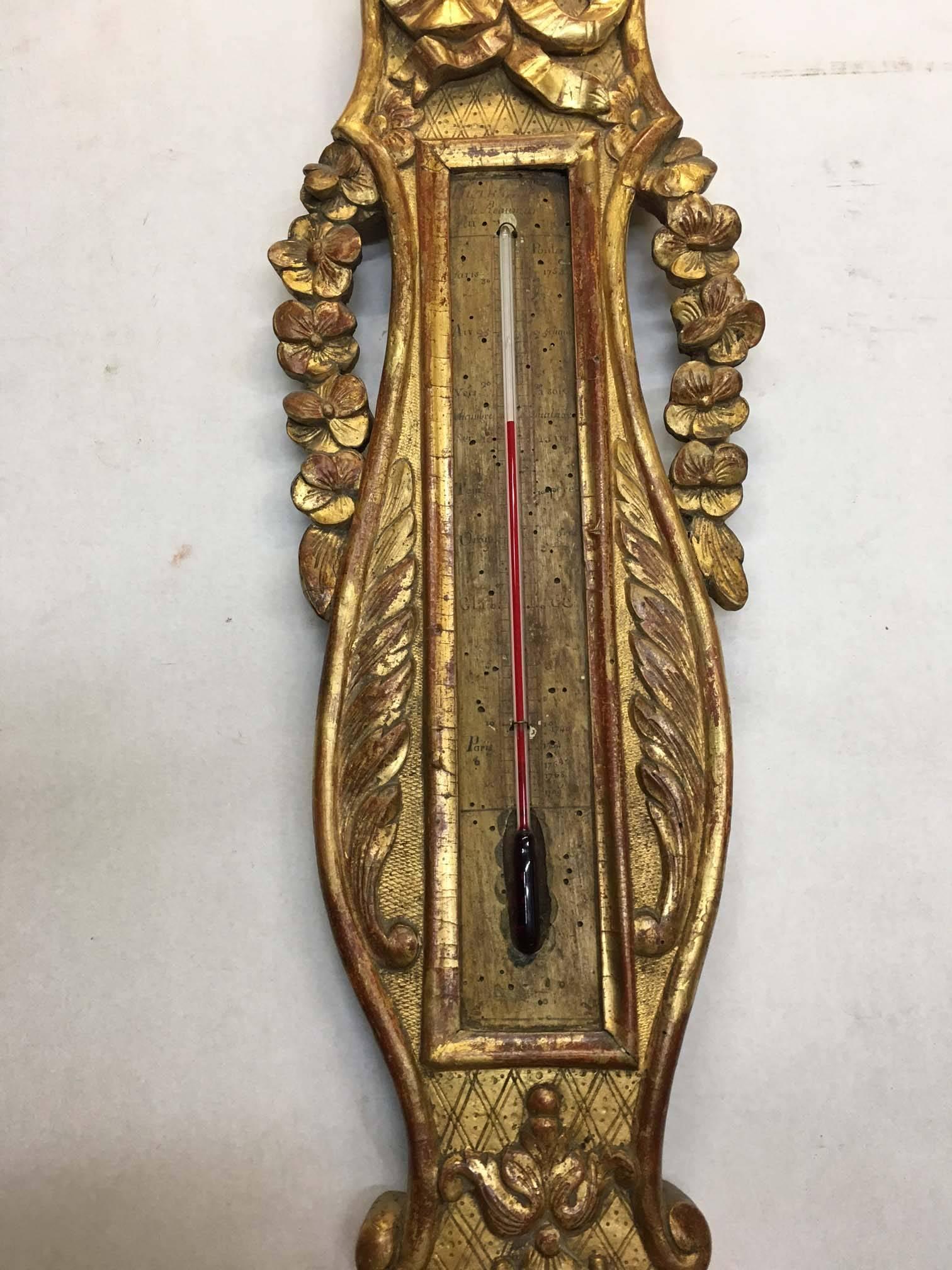 thermomètre / baromètre bois doré de style Louis XVI Bon état - En vente à Montreal, QC
