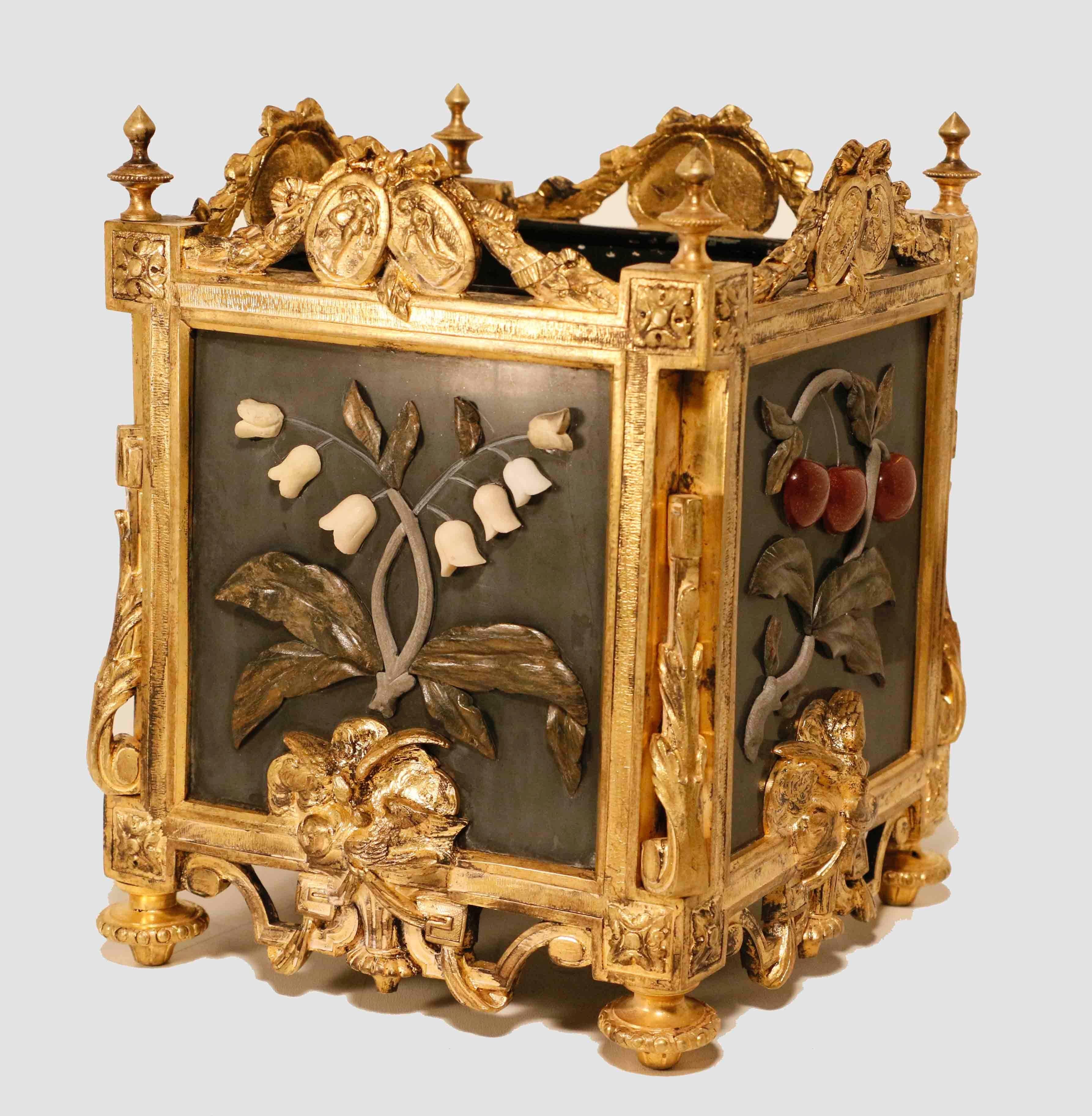 Pair of French Louis XVI Style Cache-Pots In Good Condition In Montreal, QC