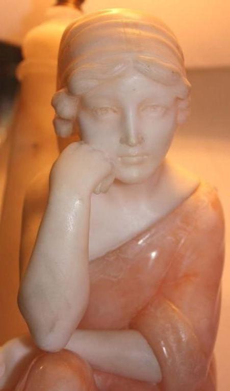  Italian Marble and Alabaster Figural Table Lamp In Good Condition For Sale In Montreal, QC