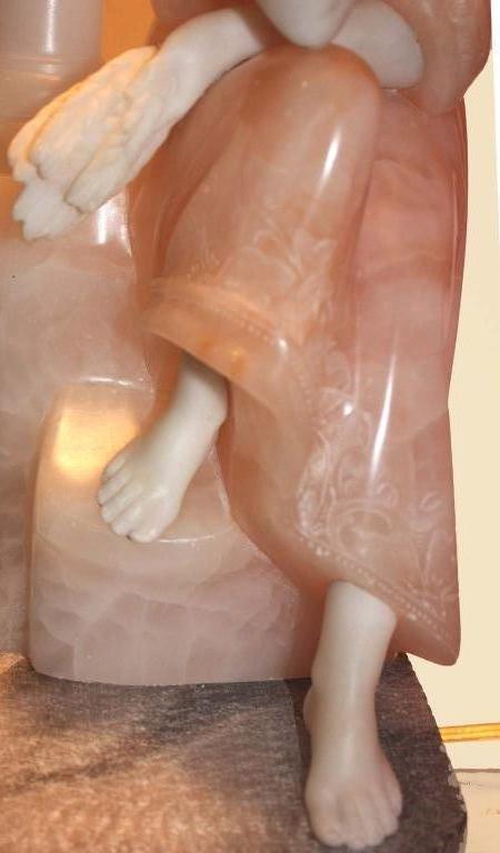 Lampada da tavolo figurativa italiana in marmo e alabastro in vendita 1