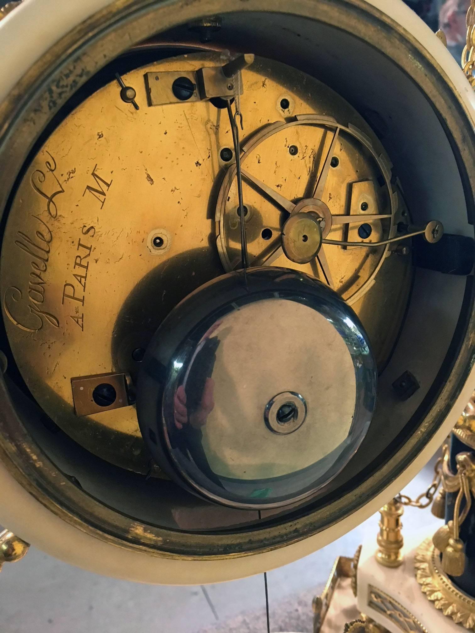 Französische Portico-Uhr aus Marmor und Goldbronze, Louis XVI.-Periode im Angebot 6