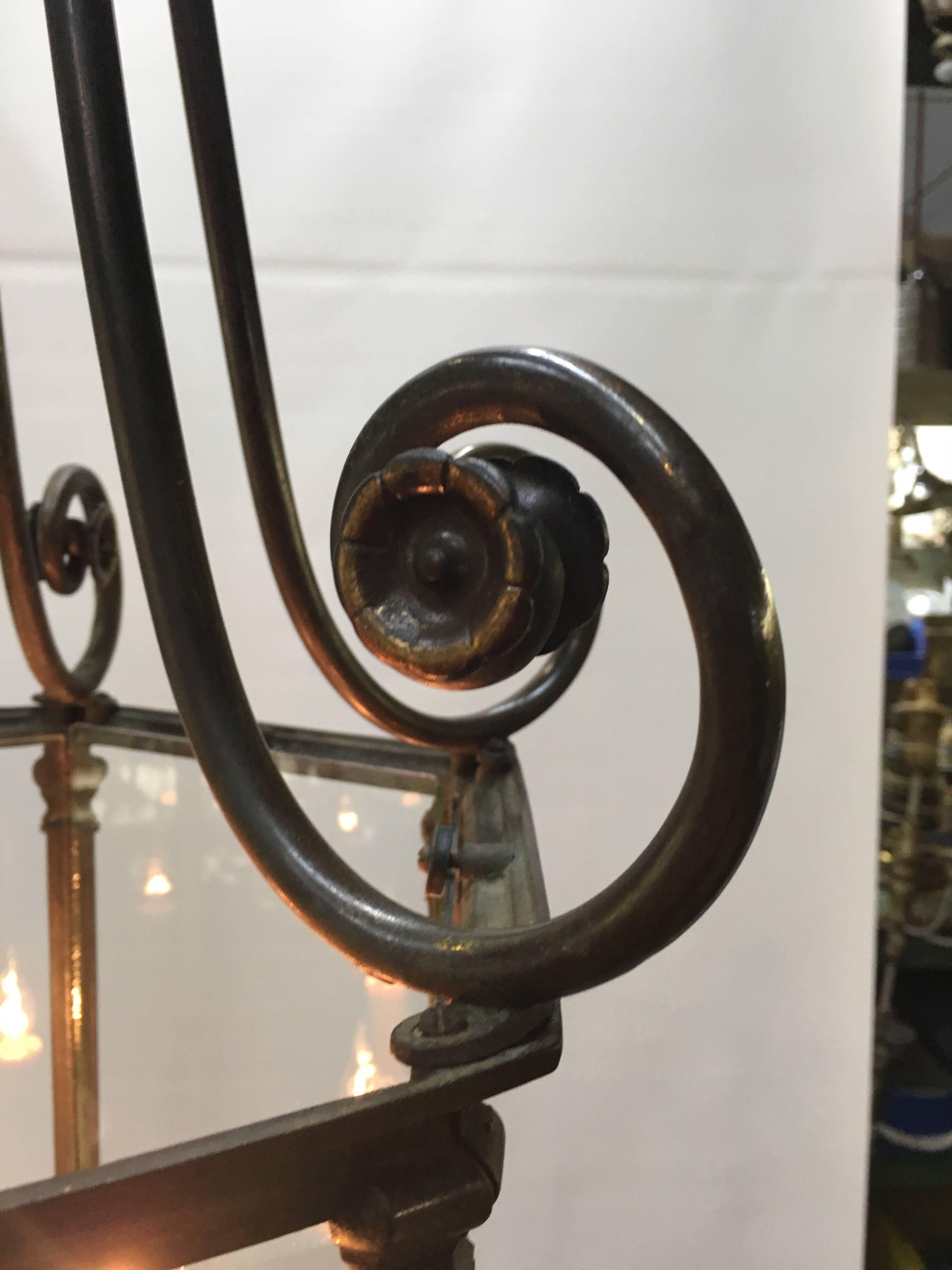 Louis XV Style Brass Lantern In Good Condition For Sale In Montreal, QC