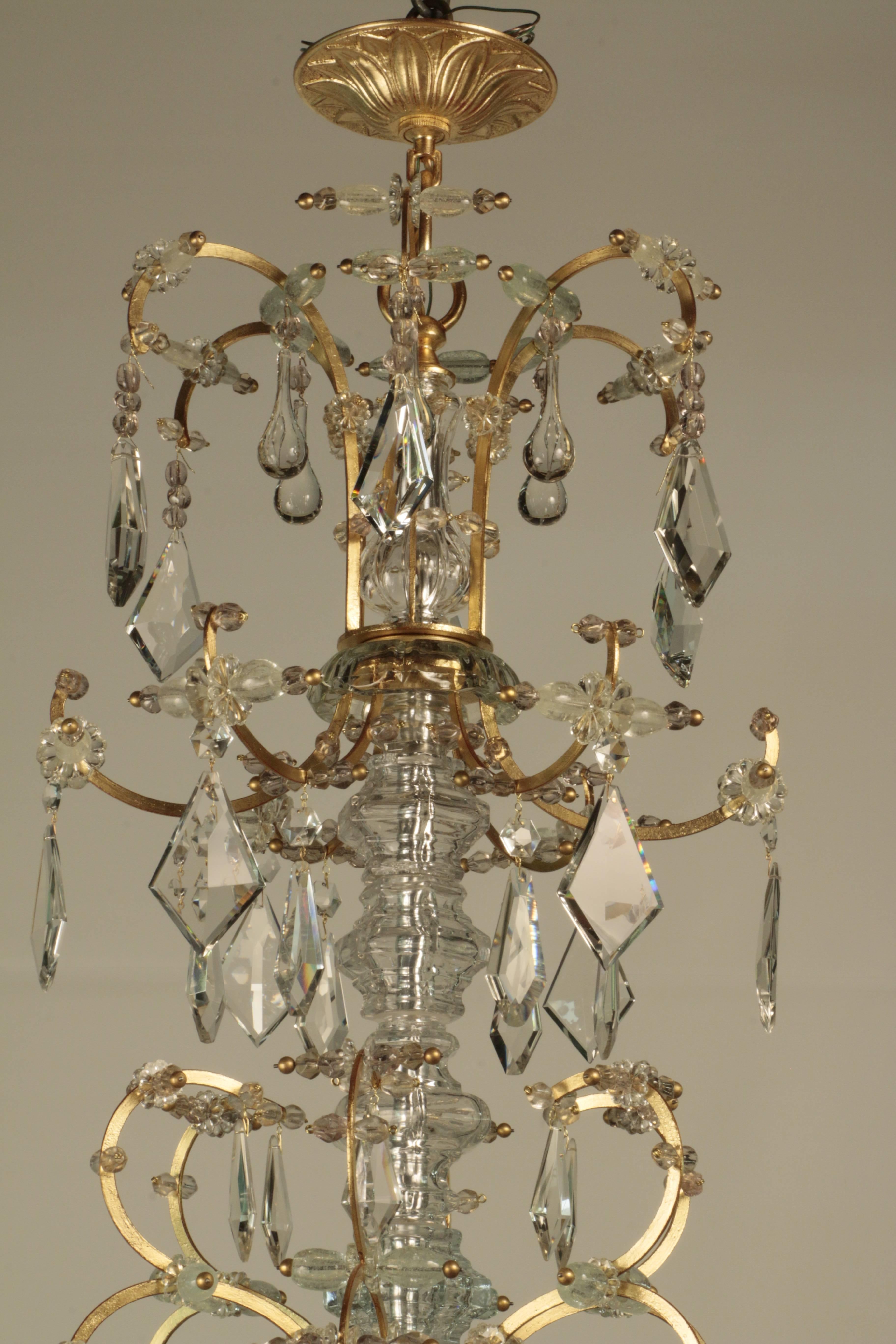 Rare Pair of Large French 19th Century Chandeliers In Excellent Condition For Sale In Montreal, QC