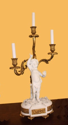 Fine et grande horloge Sèvres Bisque Garniture De Cheminee