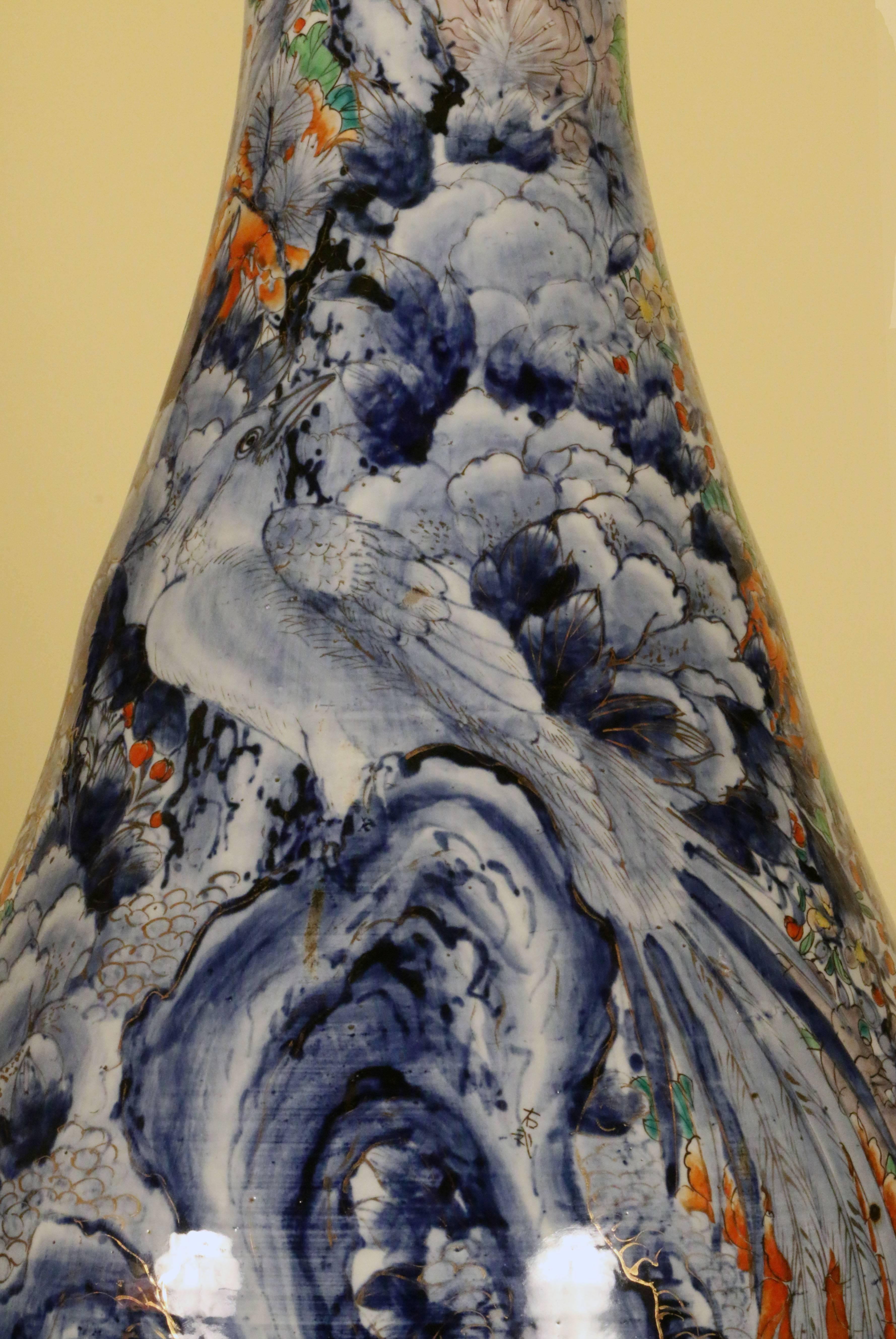 Very Large Antique Japanese Porcelain Vase In Good Condition For Sale In Montreal, QC