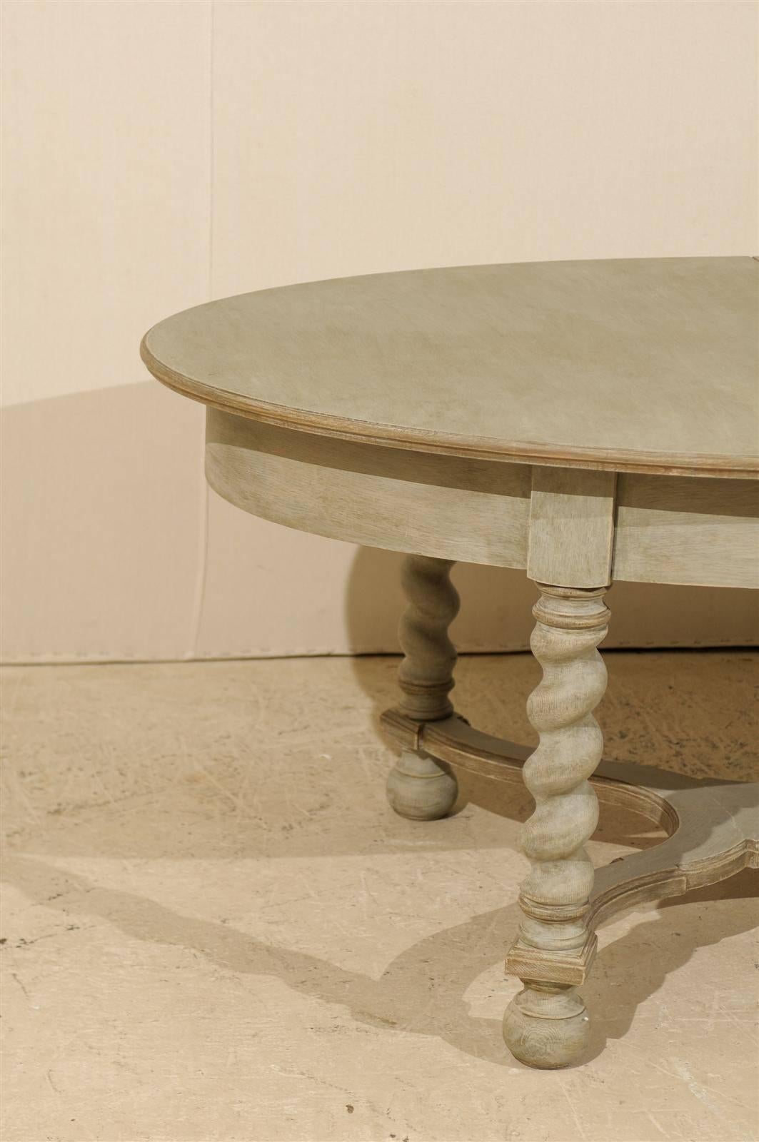 Swedish Baroque Style Oval Table from the Mid-20th Century For Sale 4