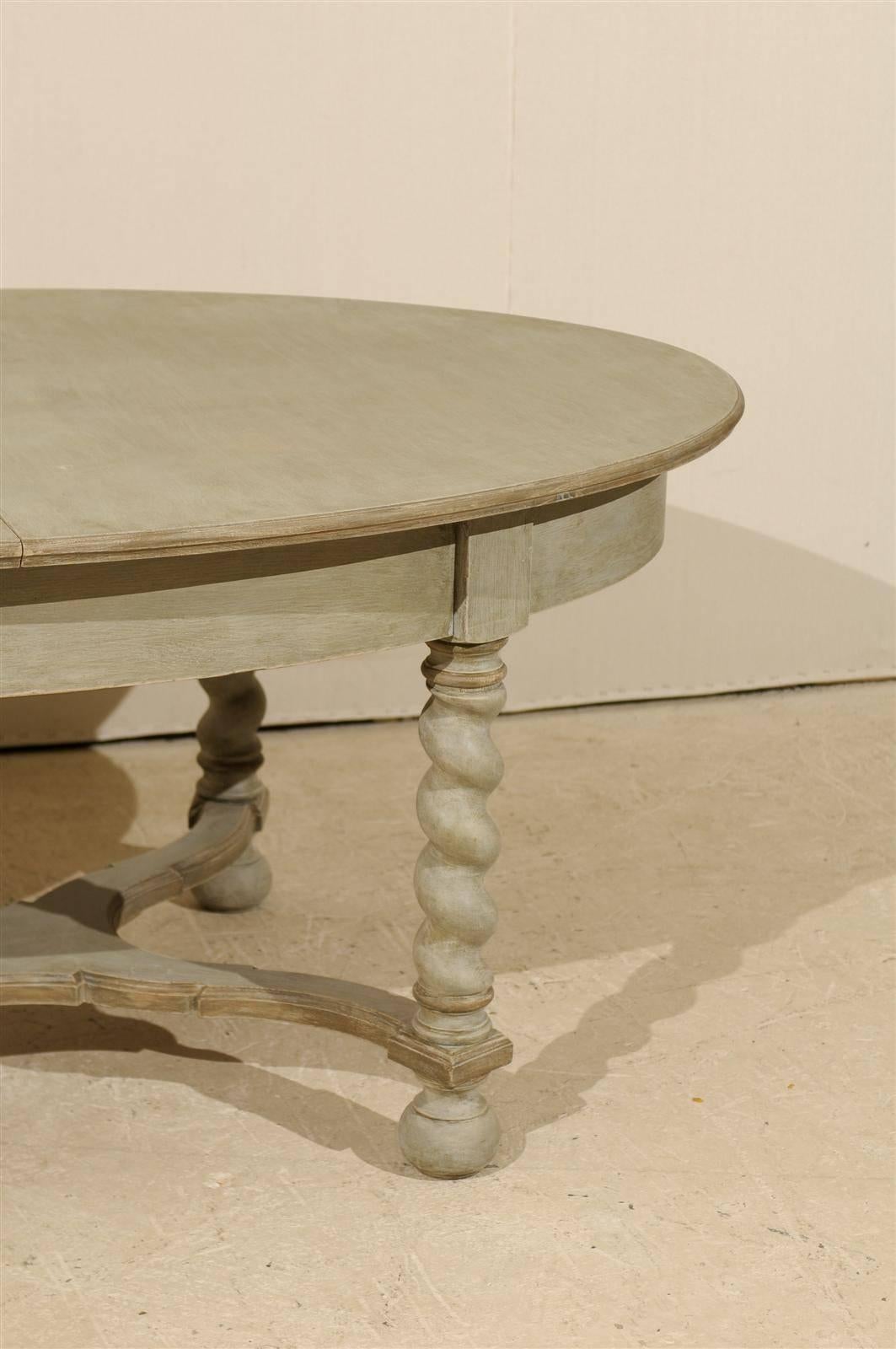 Swedish Baroque Style Oval Table from the Mid-20th Century For Sale 3