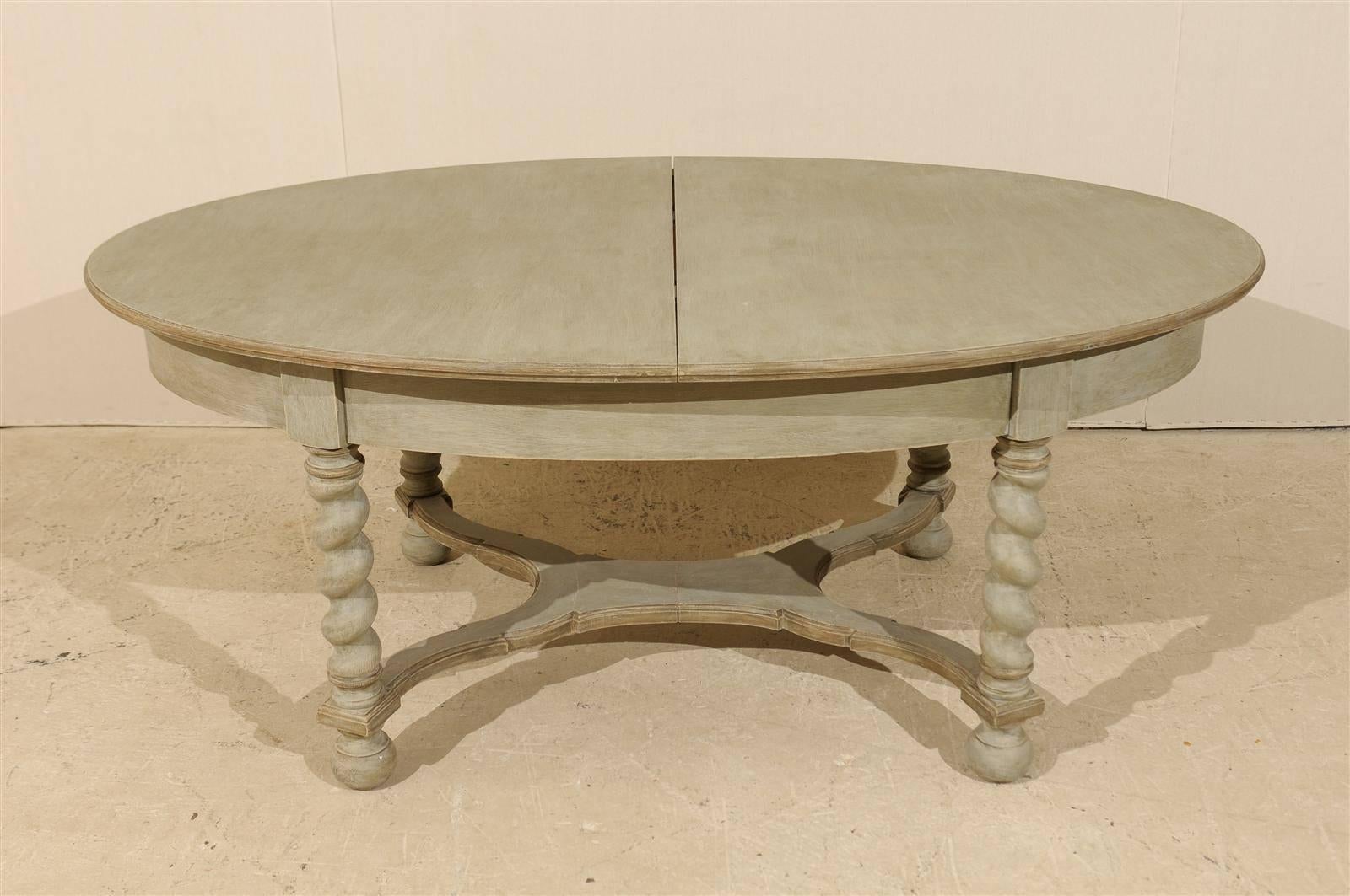 Swedish Baroque Style Oval Table from the Mid-20th Century In Good Condition For Sale In Atlanta, GA