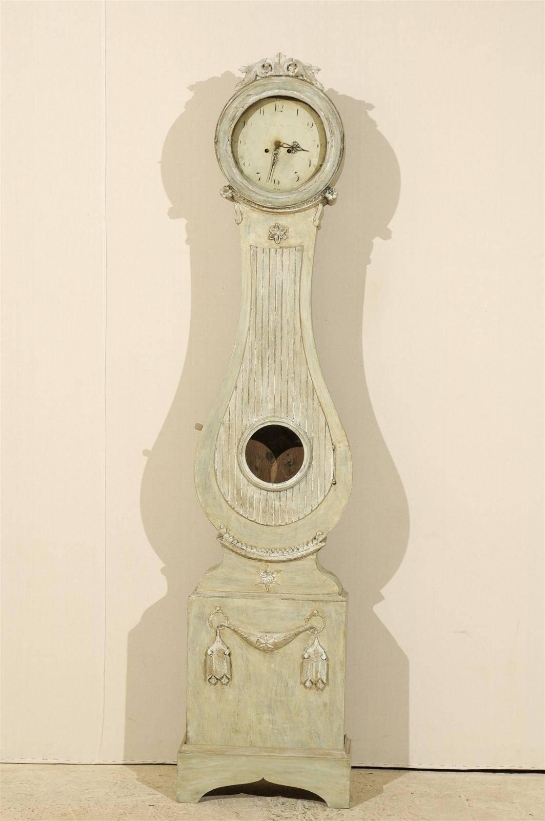 Painted A Swedish Fryksdahl Clock Circa 1831 w/ Reed Textured Belly & Swag Carved Apron For Sale