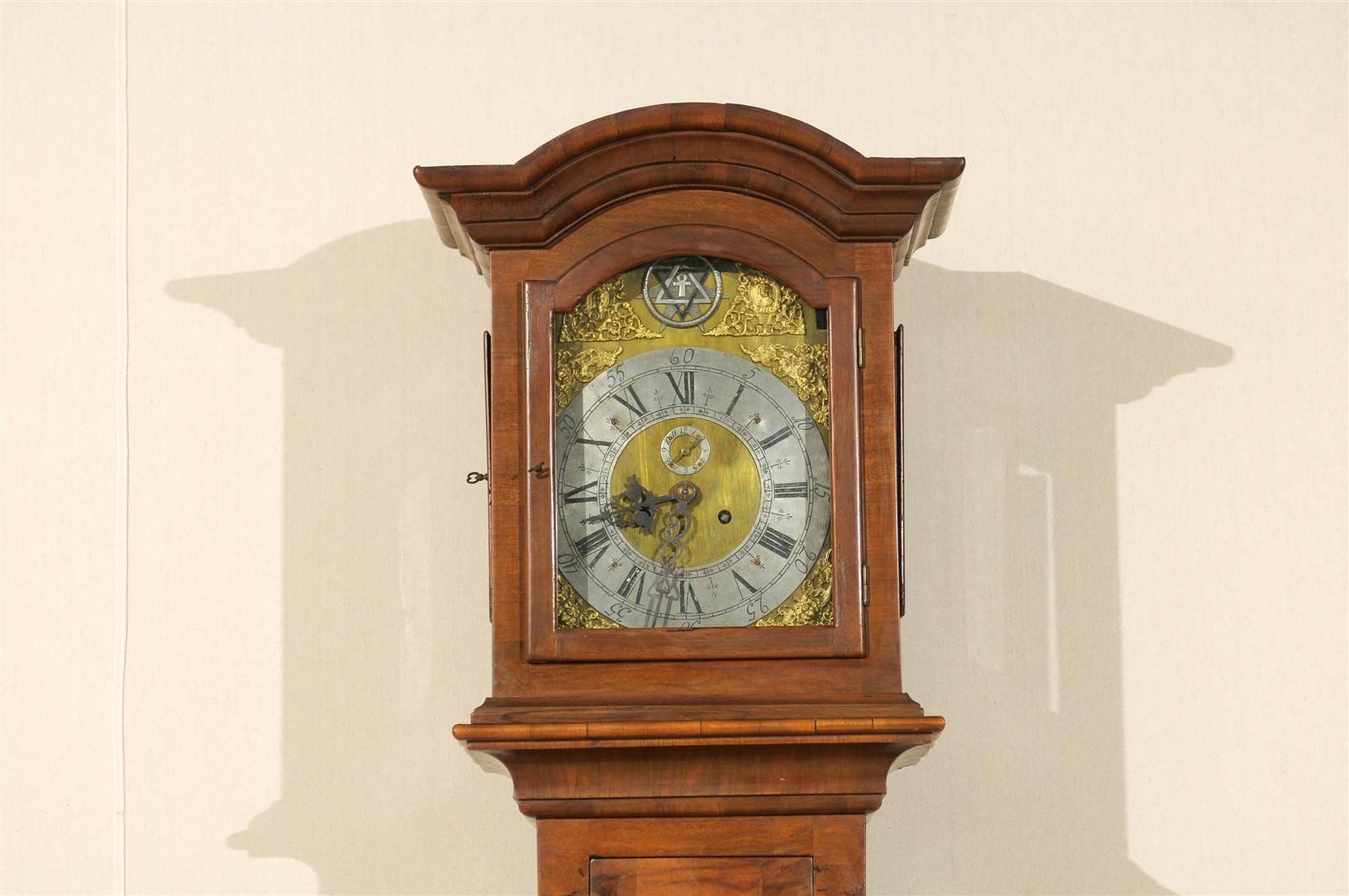 Swedish 19th Century Wooden Clock with Bonnet Crest 3