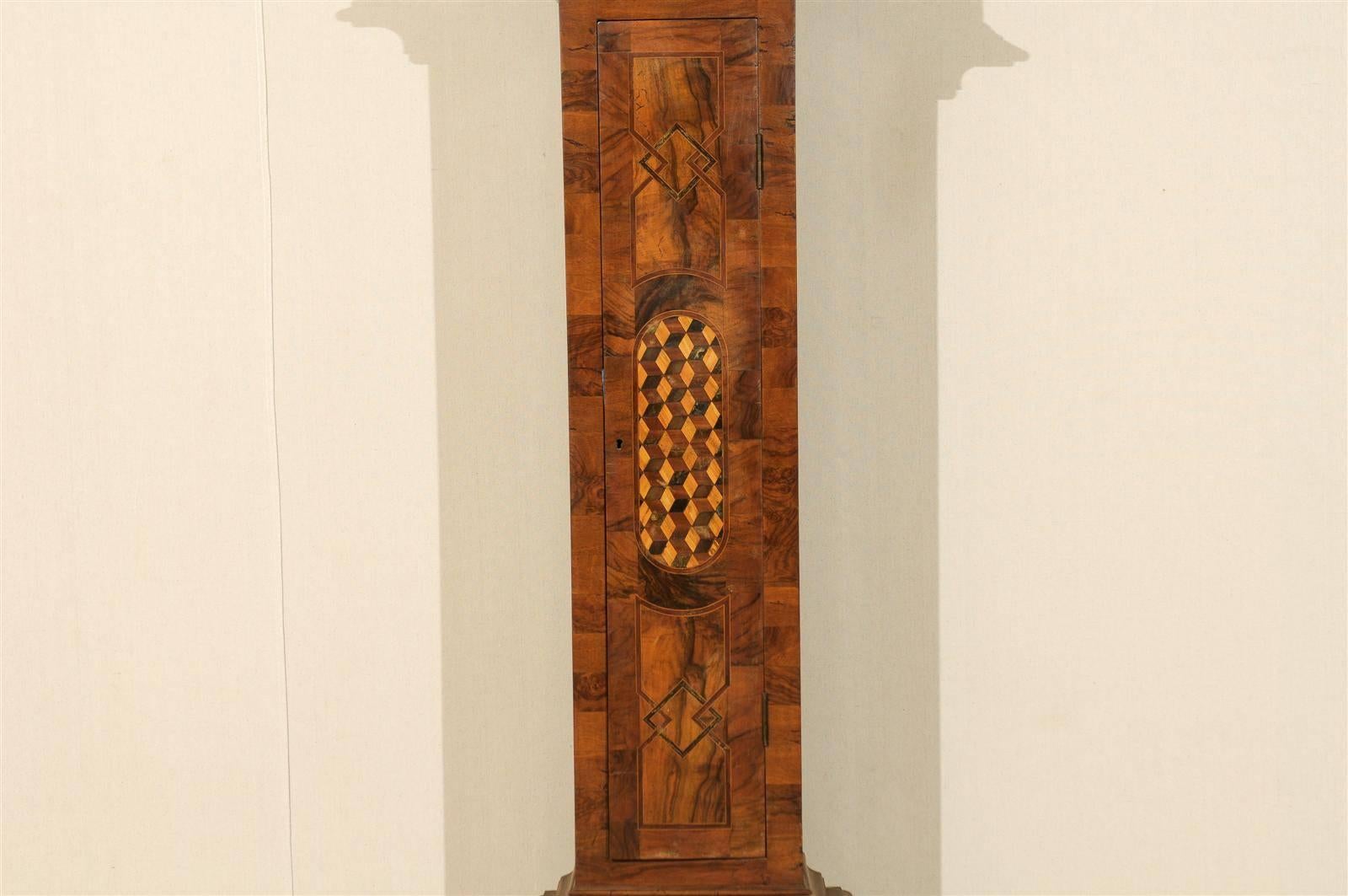 Swedish 19th Century Wooden Clock with Bonnet Crest 5