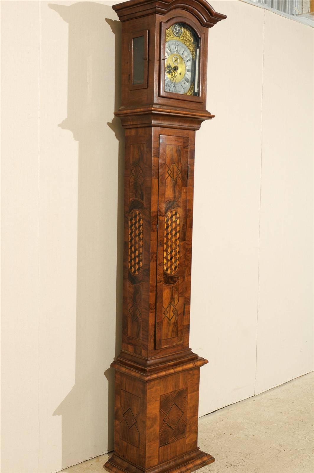 Swedish 19th Century Wooden Clock with Bonnet Crest 1