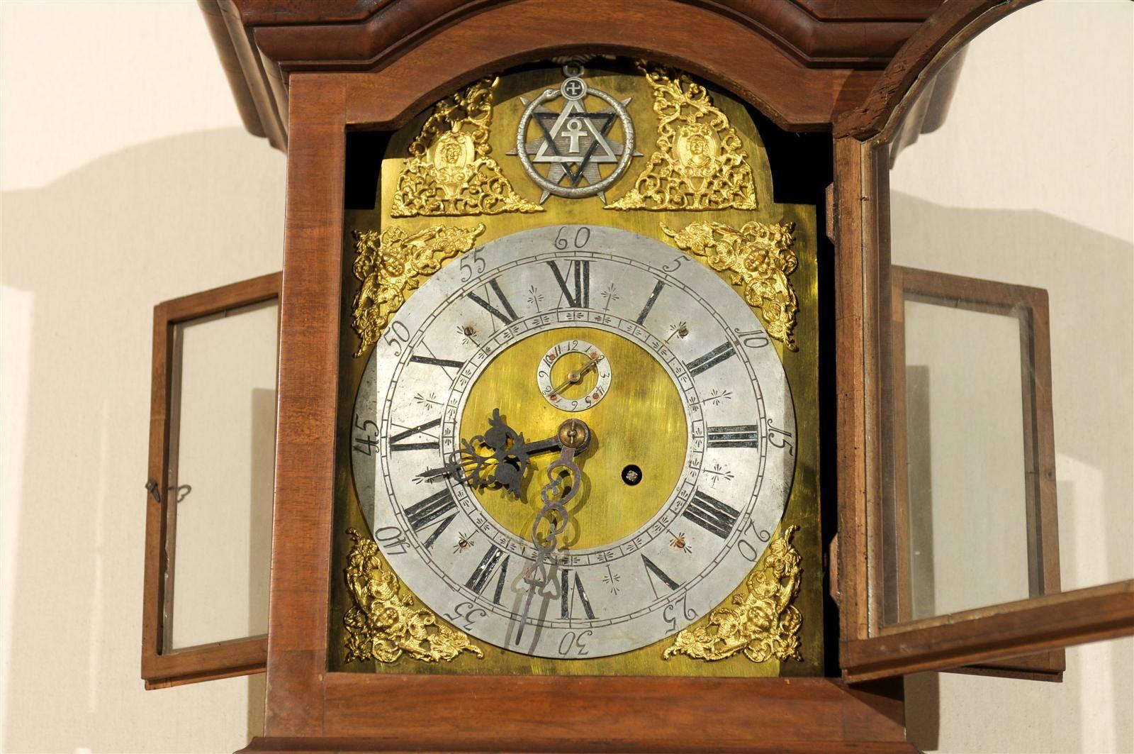 Swedish 19th Century Wooden Clock with Bonnet Crest 4