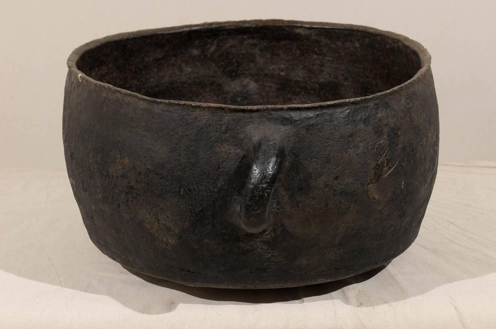 Spanish Colonial Pot from the Mid-19th Century, Black Color 1