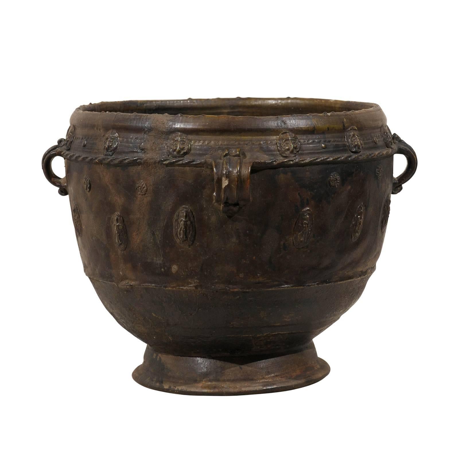 Is black clay earthenware?