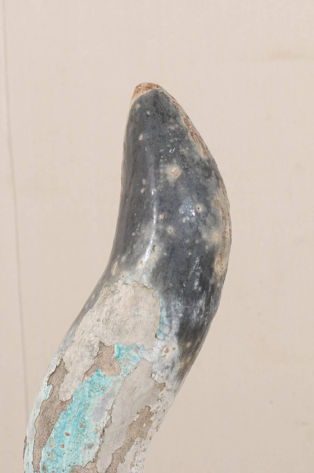 Sello tallado en piedra sobre escultura de roca--Turquesa + Pizarra en venta 1