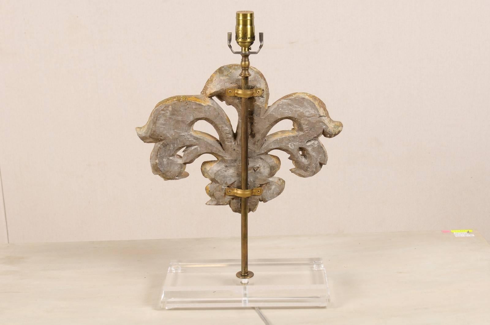 18th Century and Earlier Italian Gilt Wood Fragment Table Lamp Featuring Acanthus Leaf Motifs