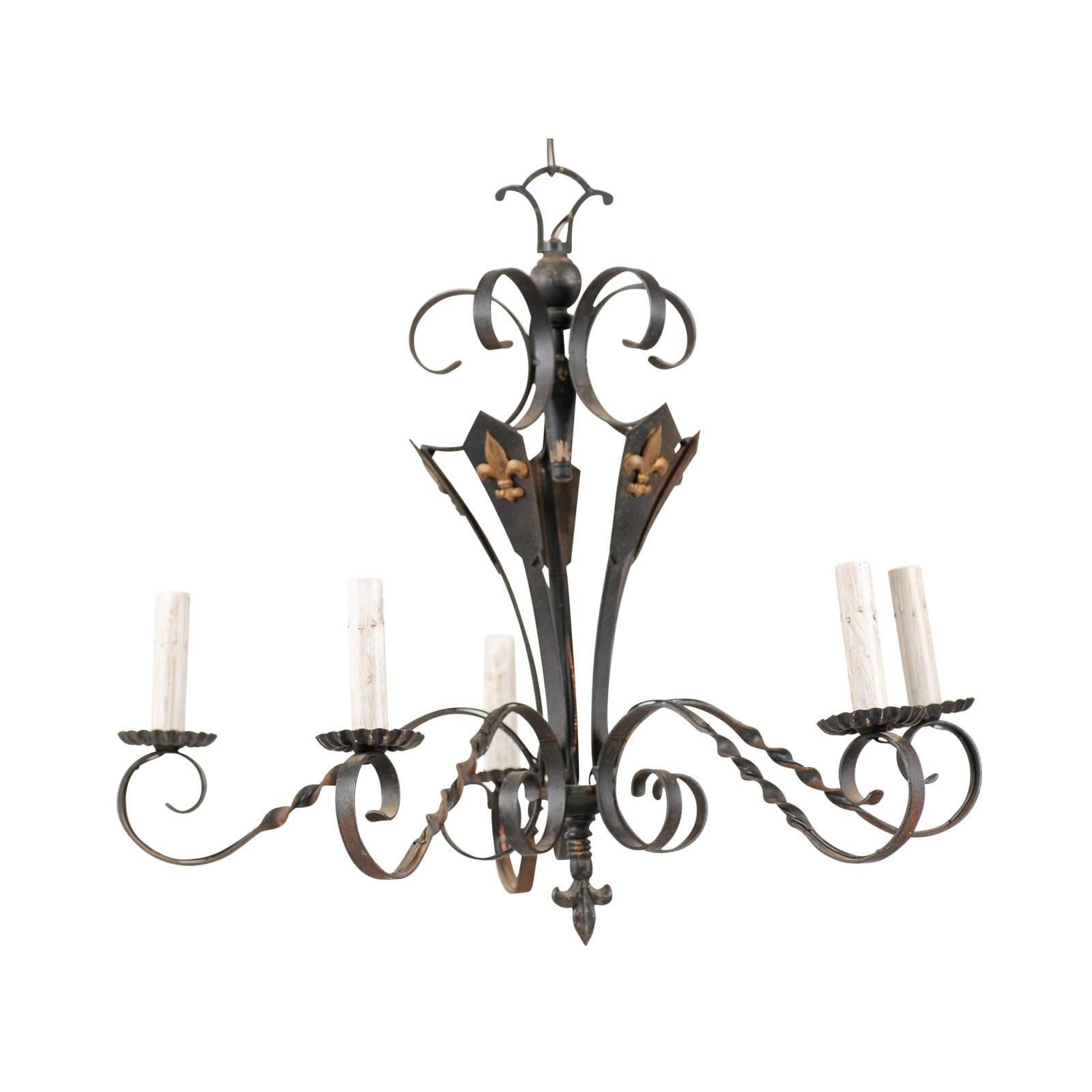 French Five-Light Iron Chandelier with Twisted / Scrolled Arms and Fleur De Lis For Sale