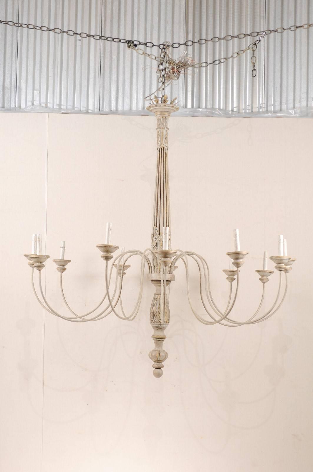 Elegant Carved and Painted Twelve-Light Neutral Chandelier of Italian Fragments In Good Condition In Atlanta, GA