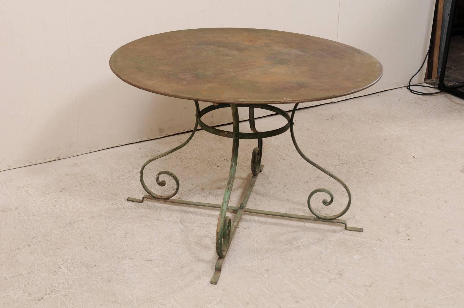 Metal French Mid-20th Century Round Patio Dining Table with Scrolled Legs and Patina