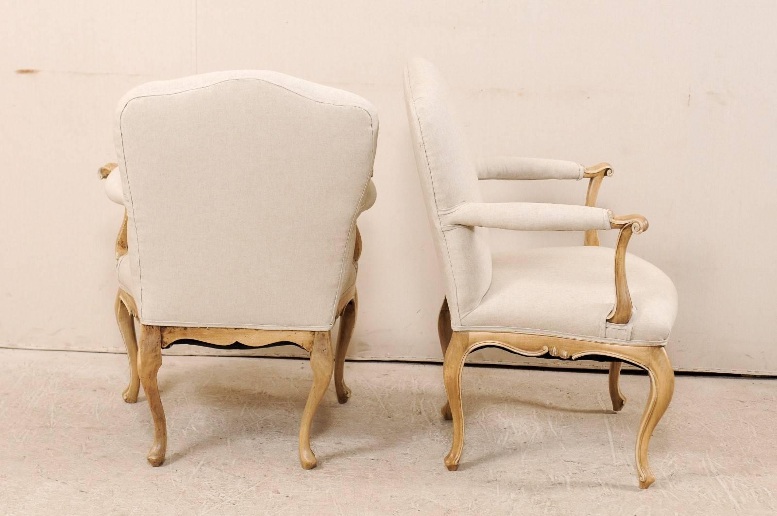 Pair of Lovely 19th Century Italian Upholstered Armchairs with Cabriole Legs For Sale 1